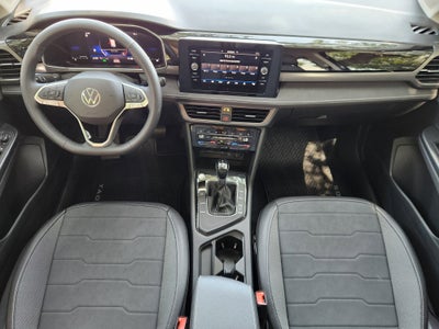 2026 Volkswagen Taos SE Black