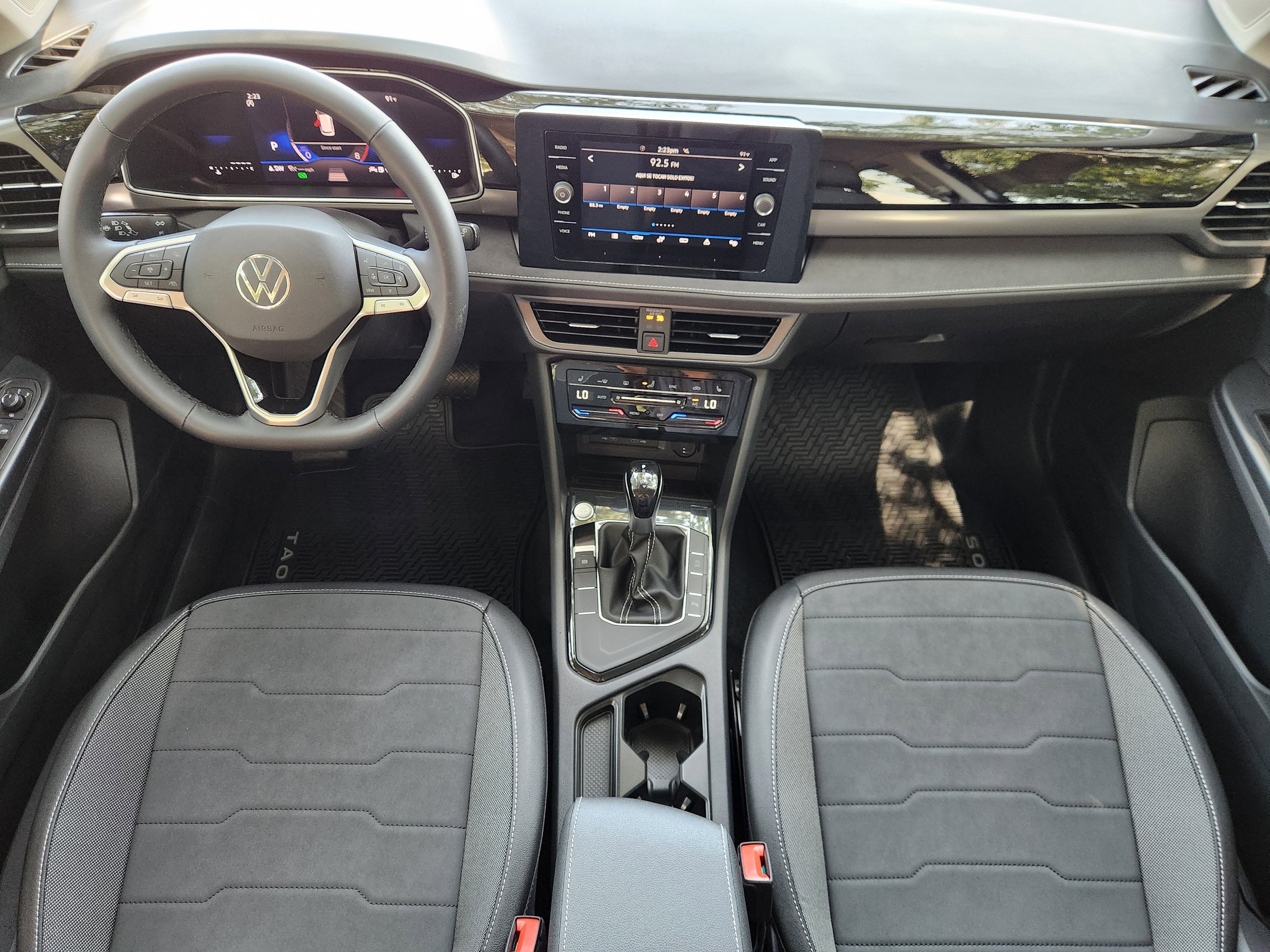 2026 Volkswagen Taos SE Black