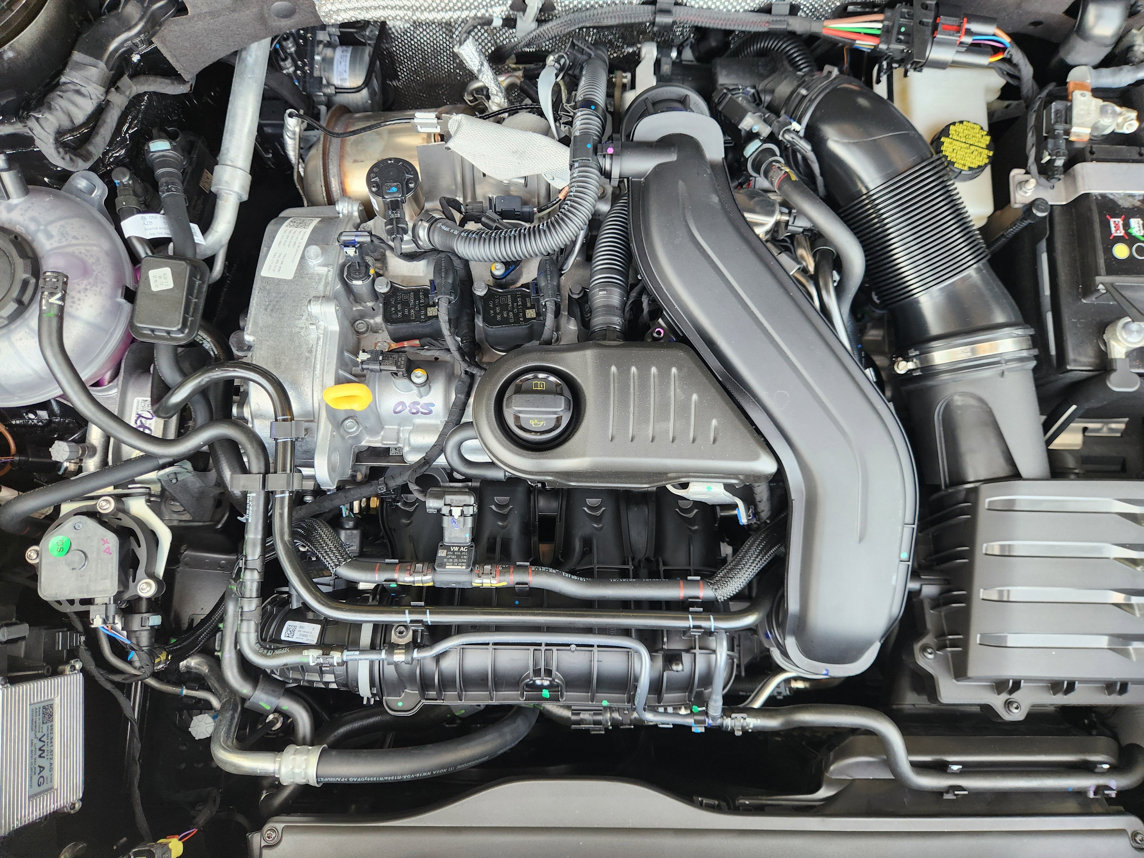 2026 Volkswagen Taos SE Black