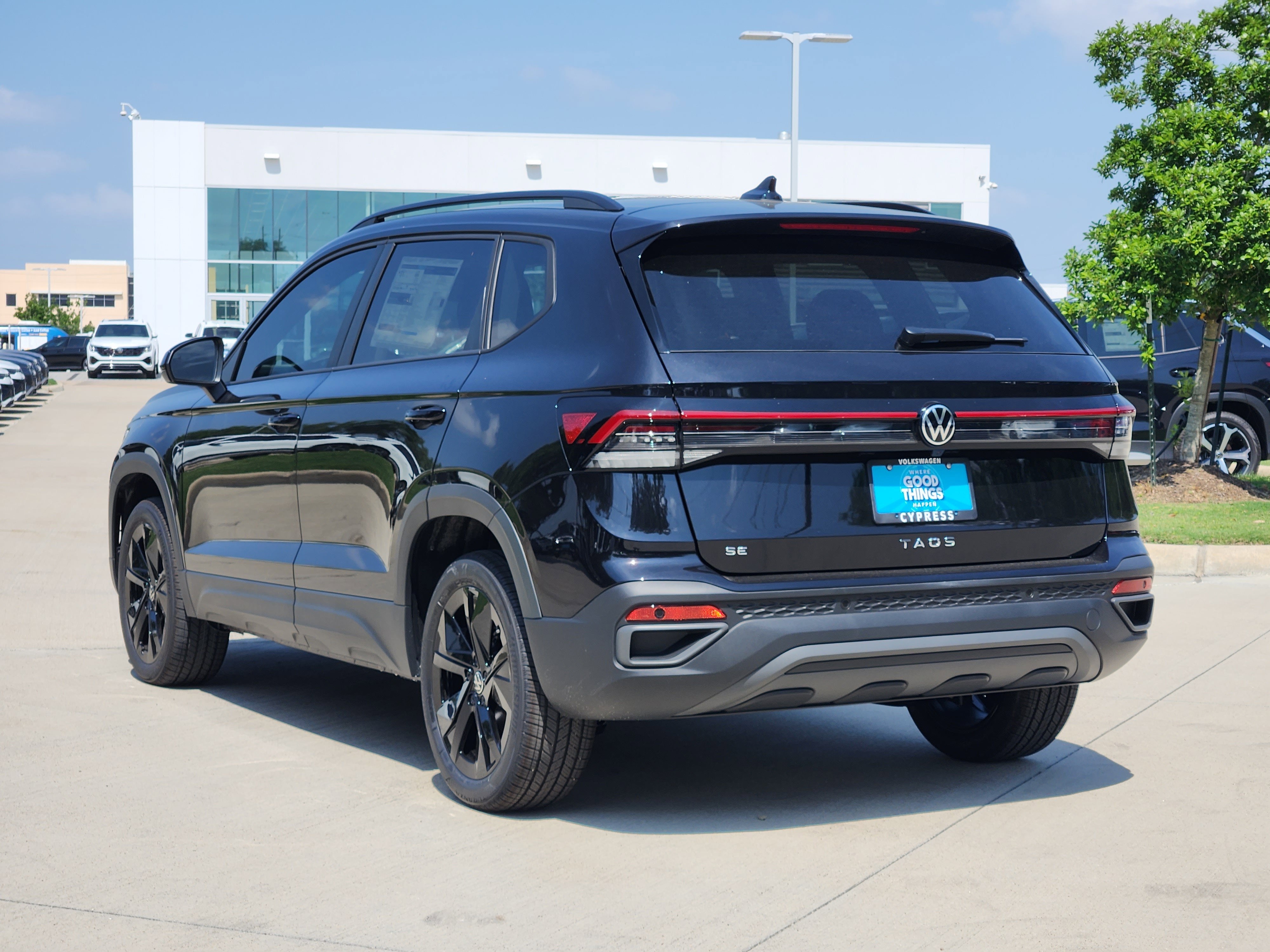 2026 Volkswagen Taos SE Black