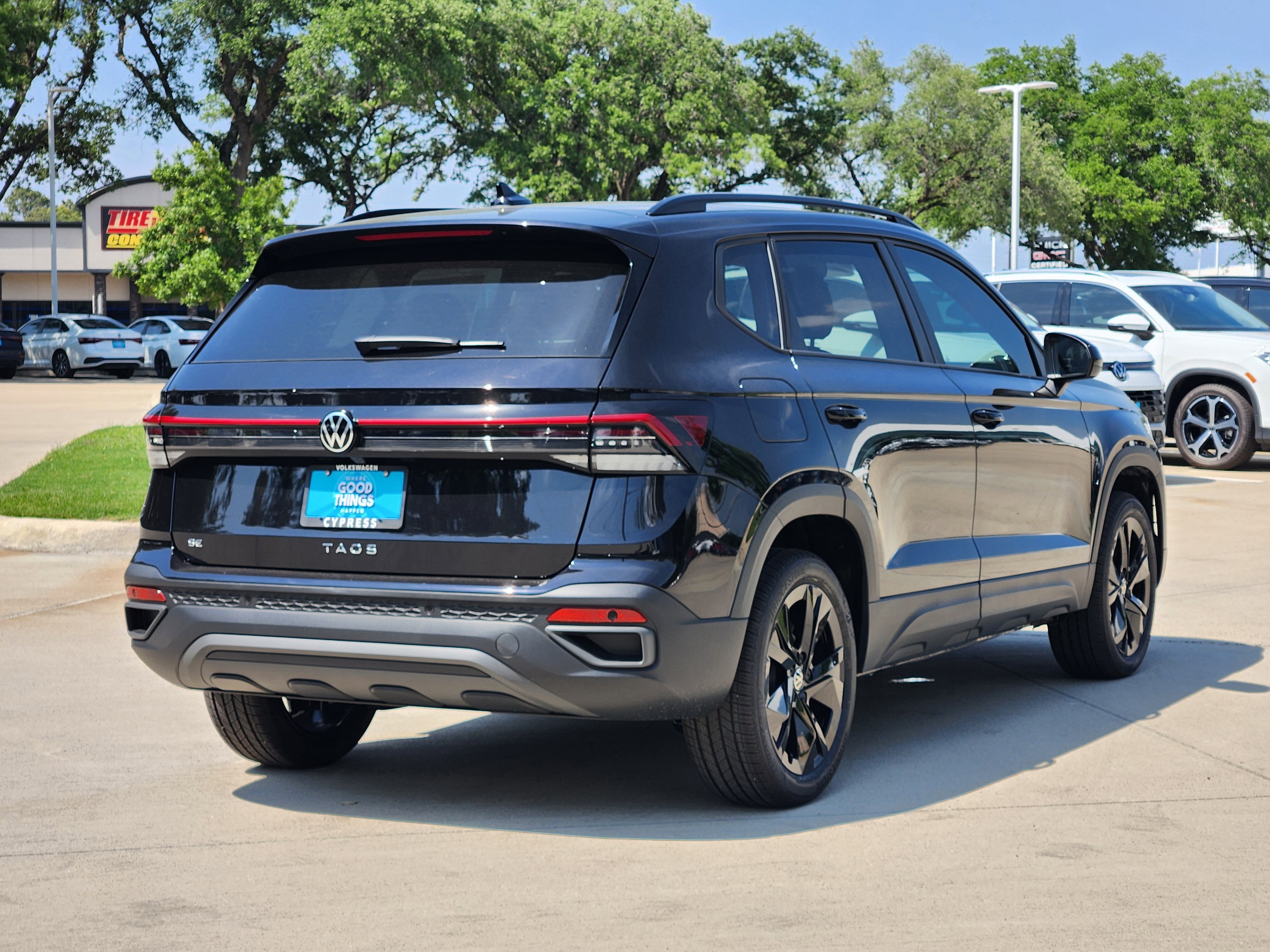 2026 Volkswagen Taos SE Black