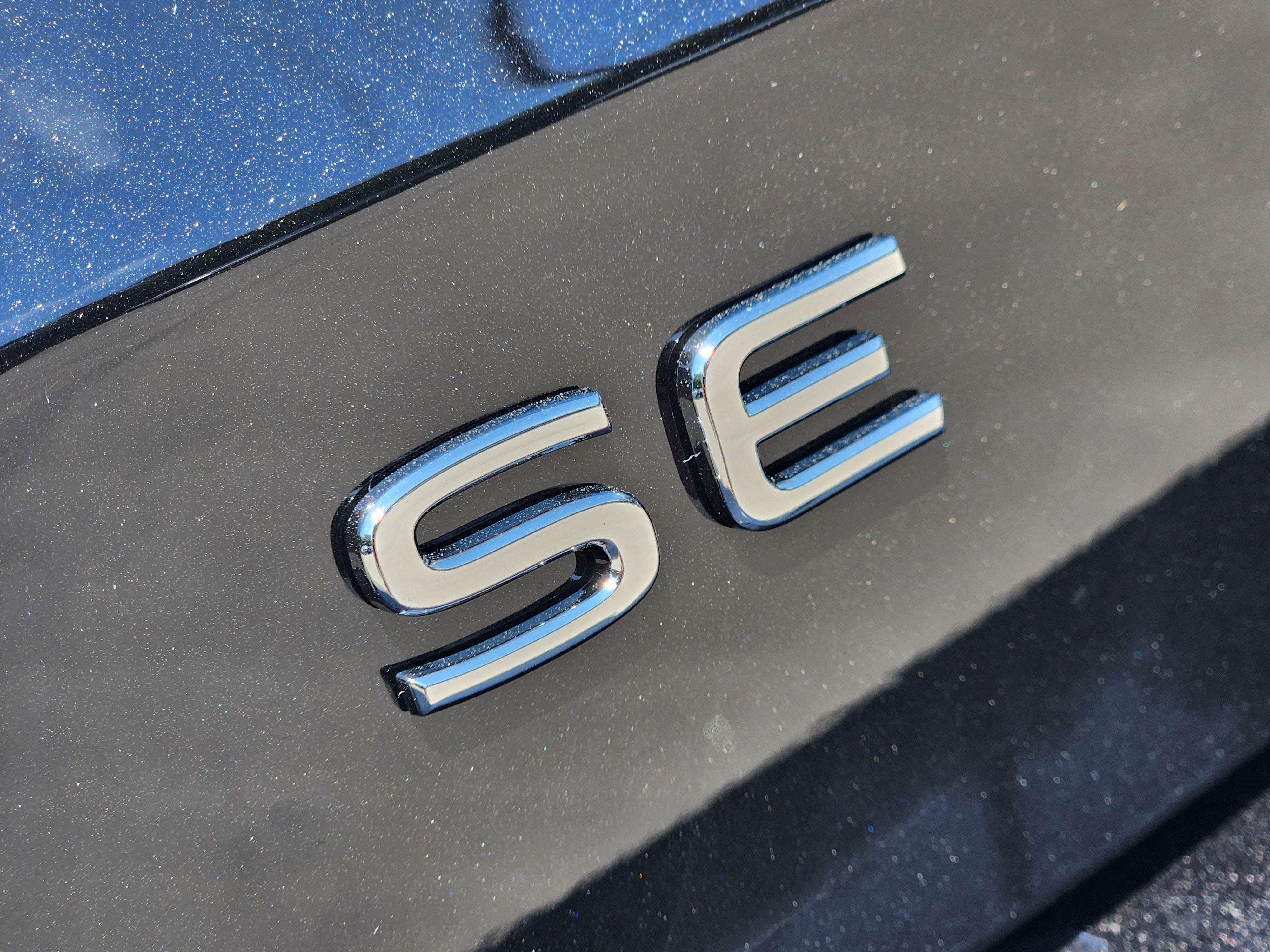 2026 Volkswagen Taos SE Black