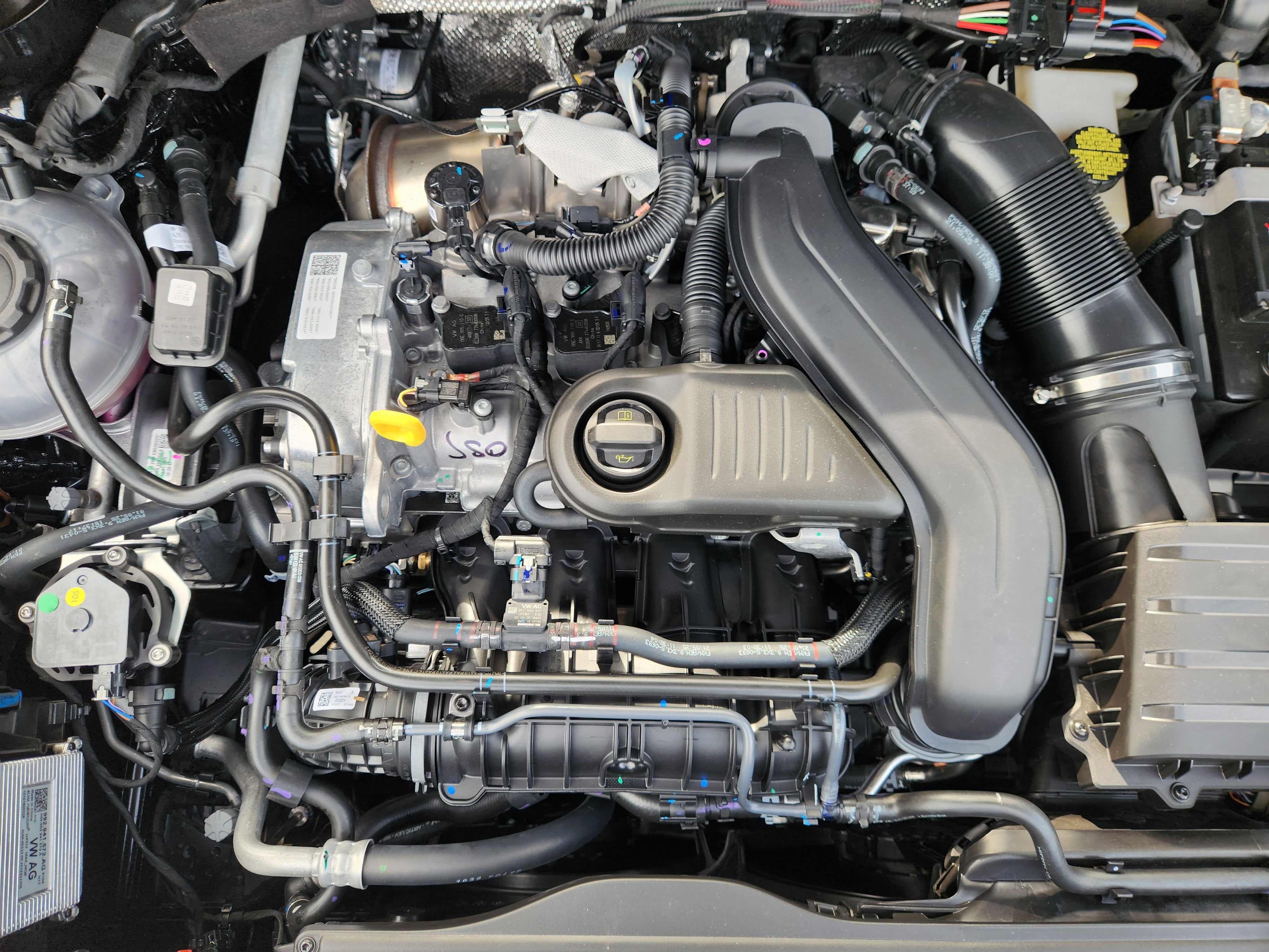 2026 Volkswagen Taos SE Black