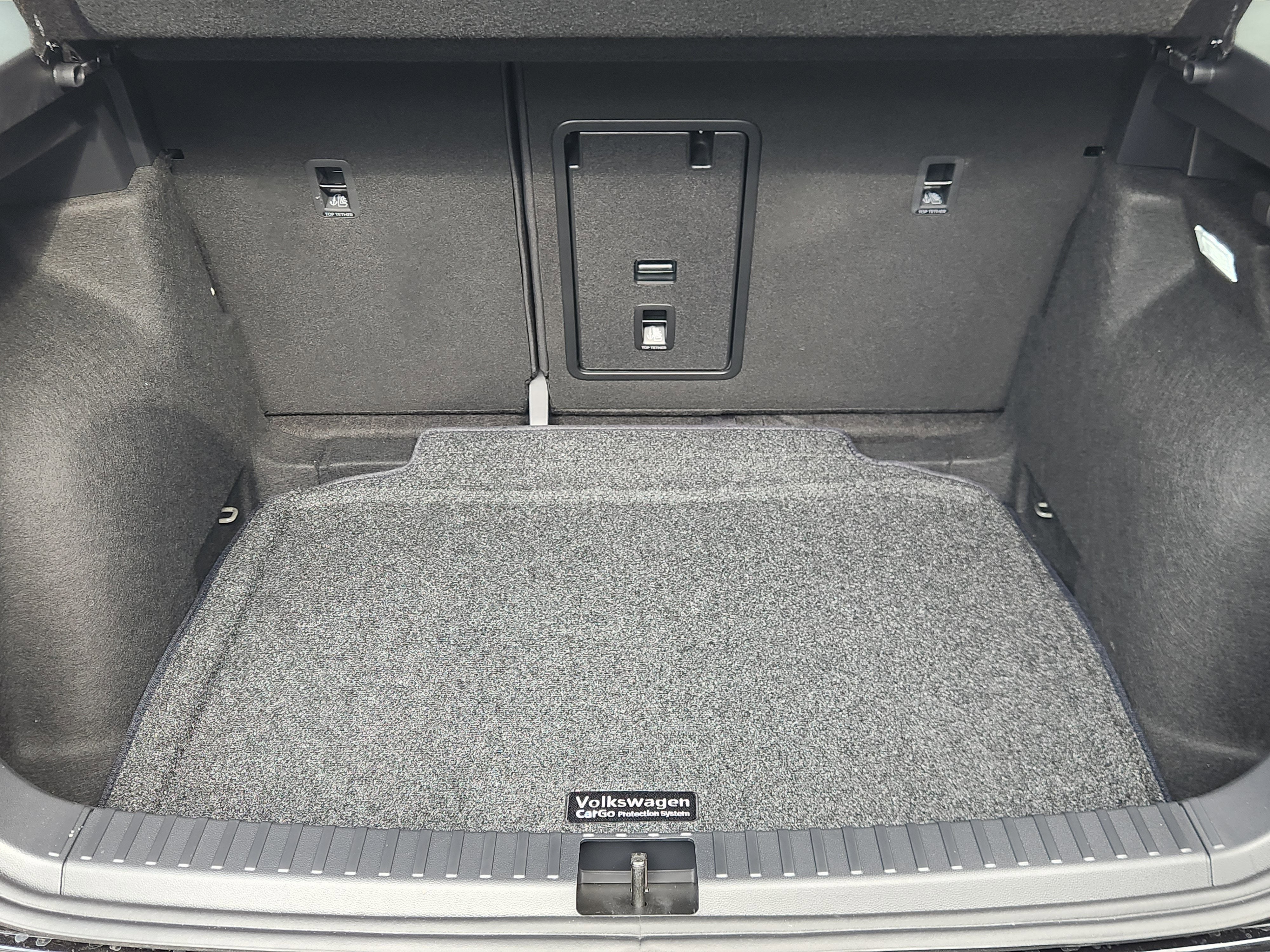 2026 Volkswagen Taos SE Black