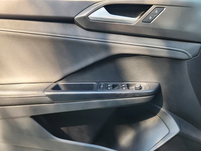 2027 Volkswagen Taos SE Black