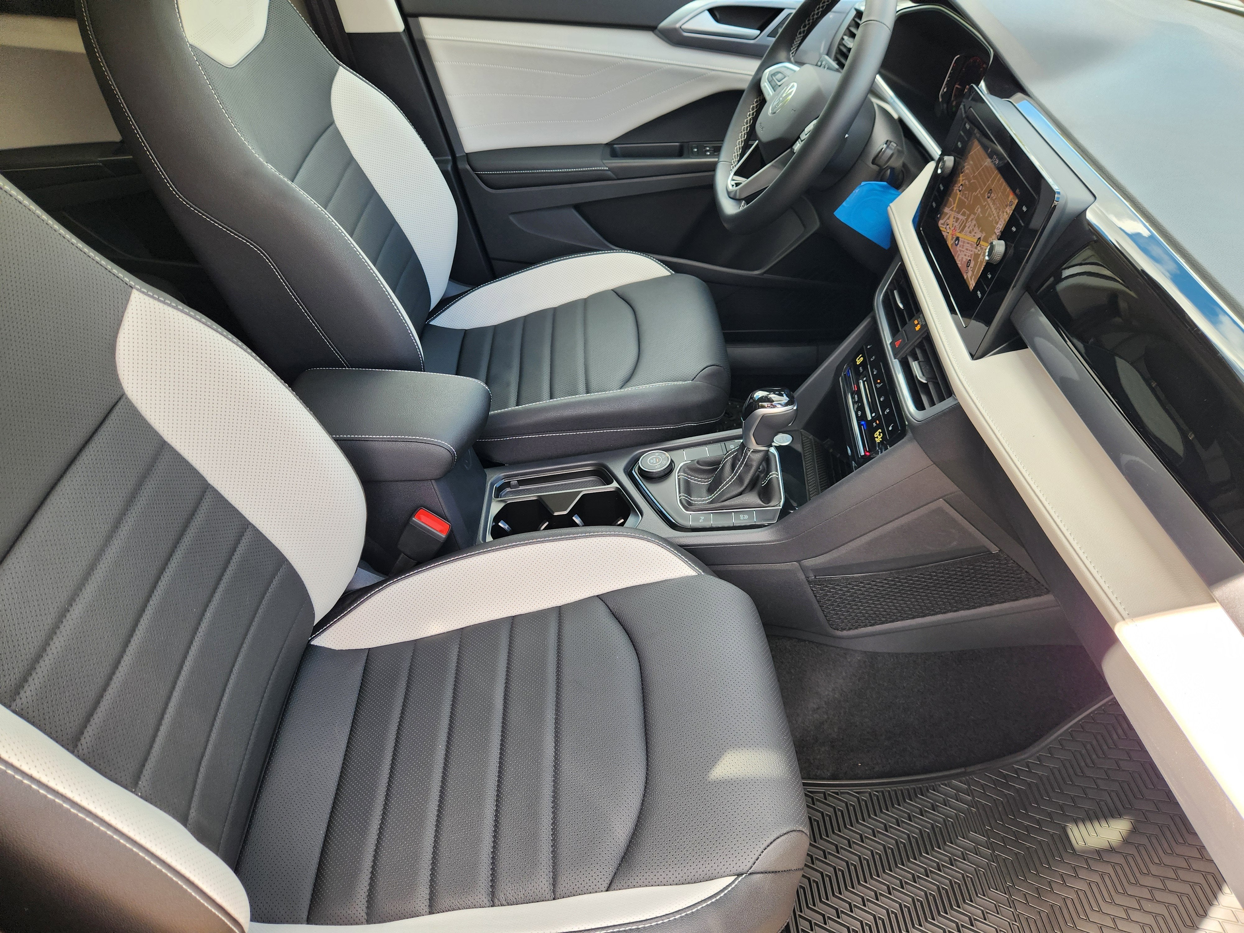 2026 Volkswagen Taos SEL