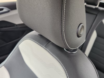 2025 Volkswagen Taos SEL