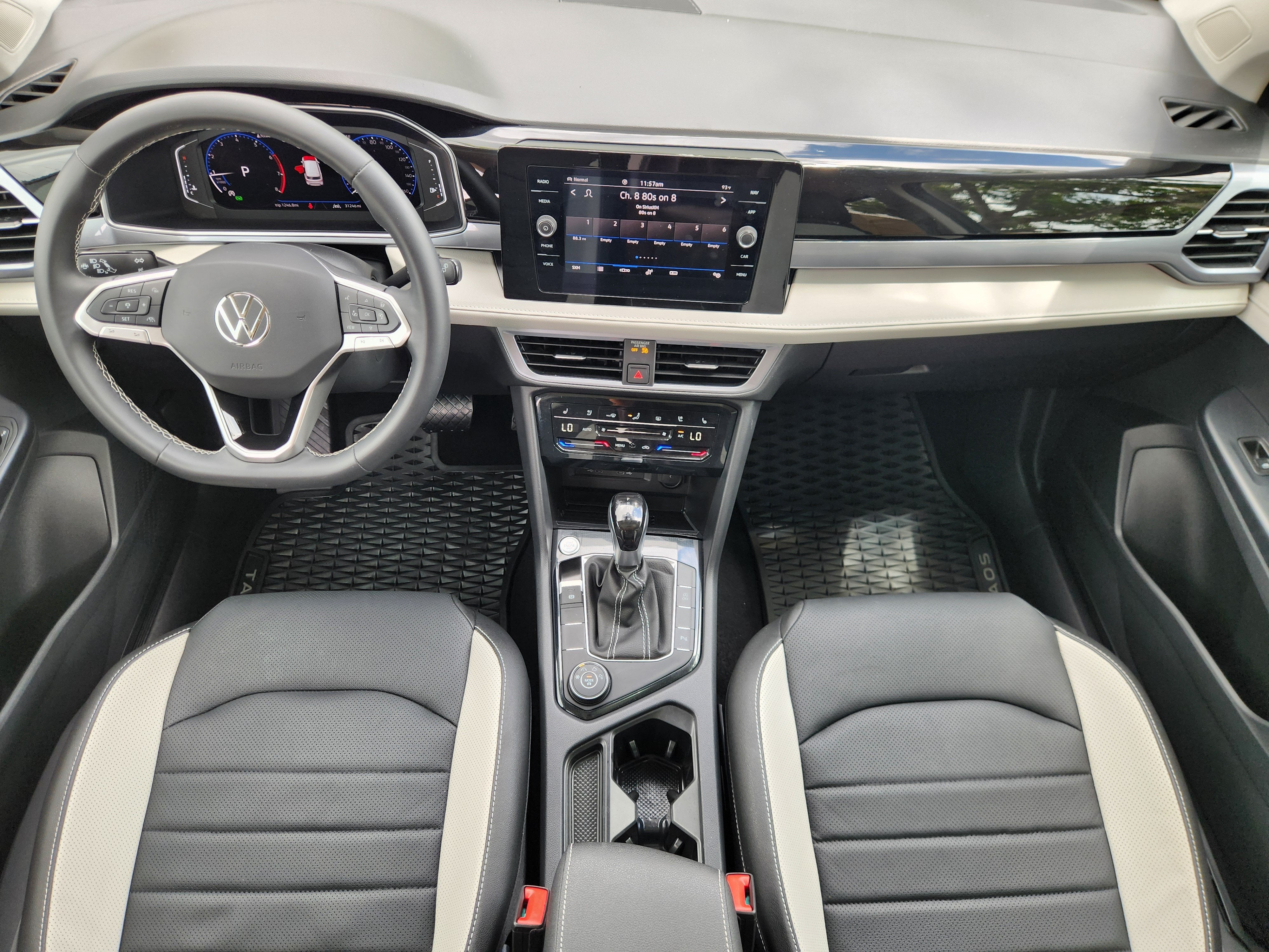 2025 Volkswagen Taos SEL