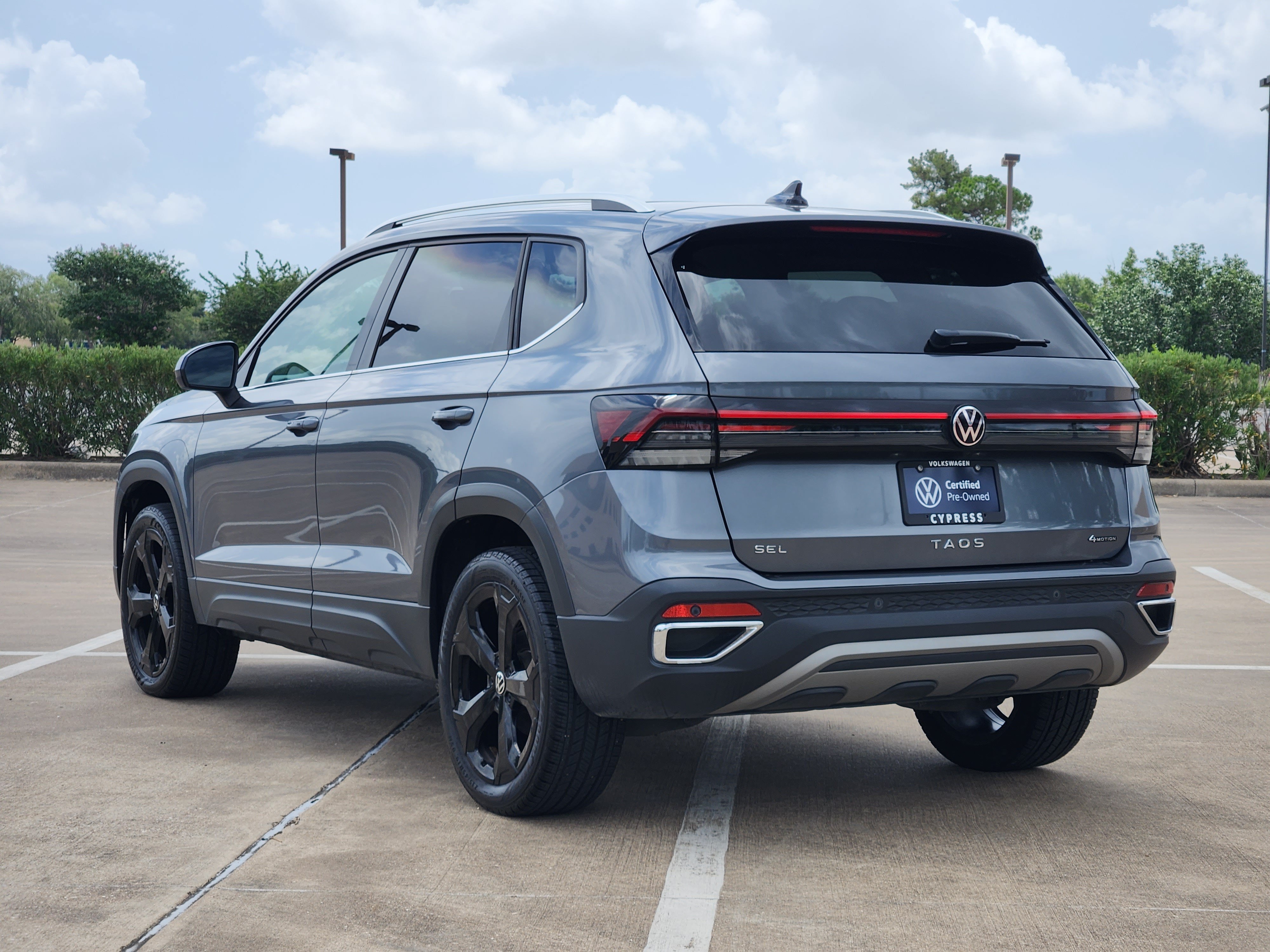 2025 Volkswagen Taos SEL