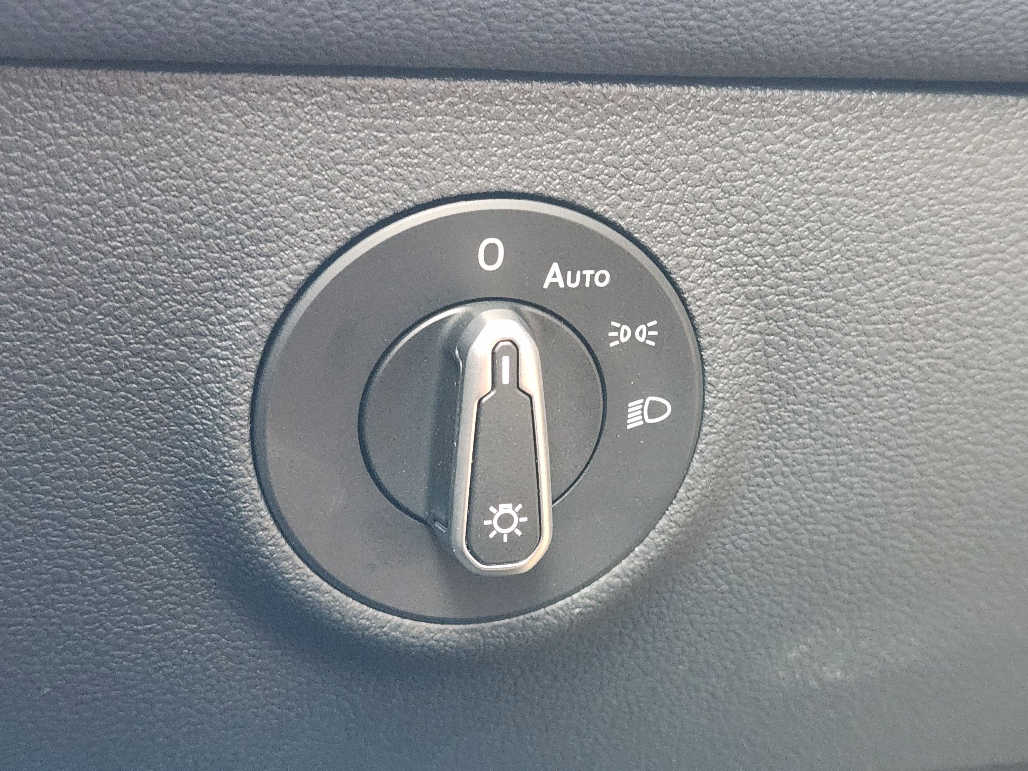 2026 Volkswagen Taos SEL