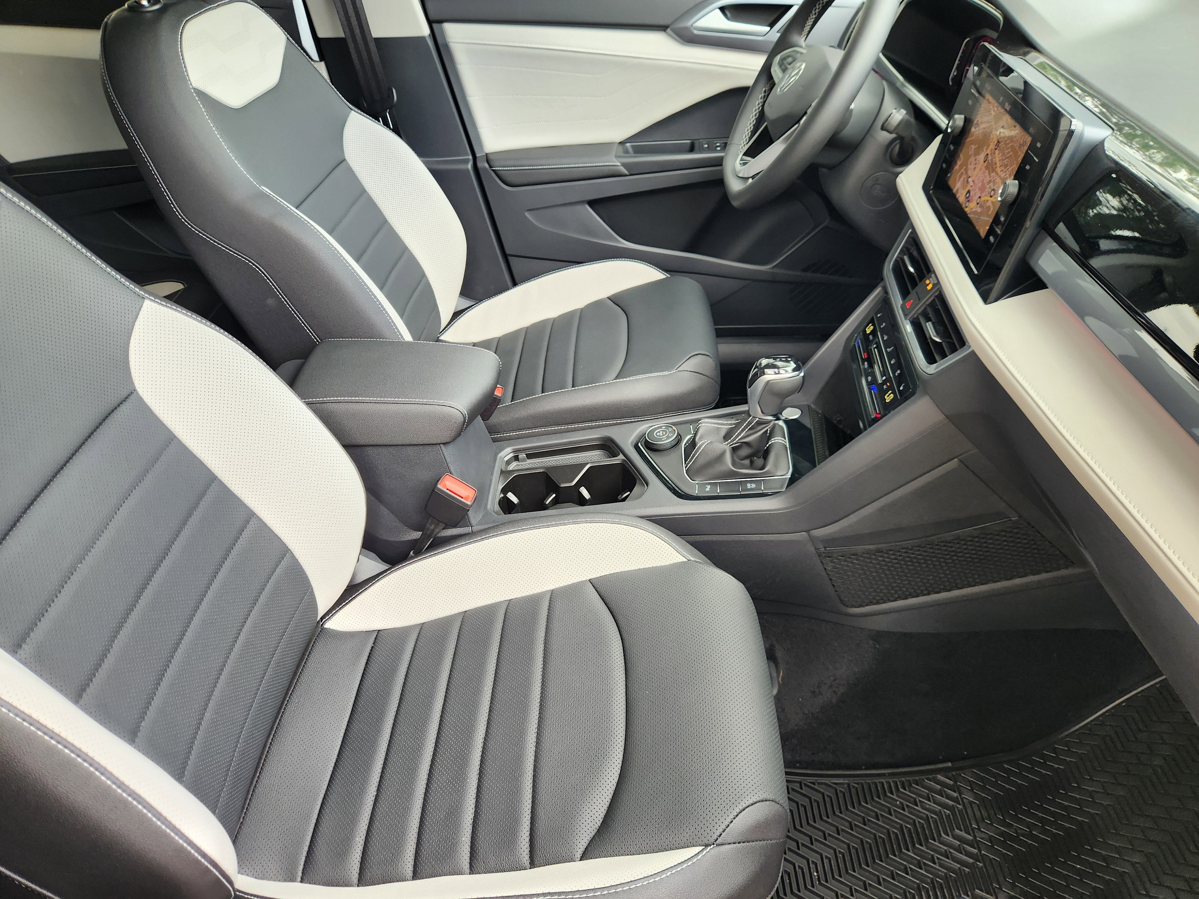 2026 Volkswagen Taos SEL