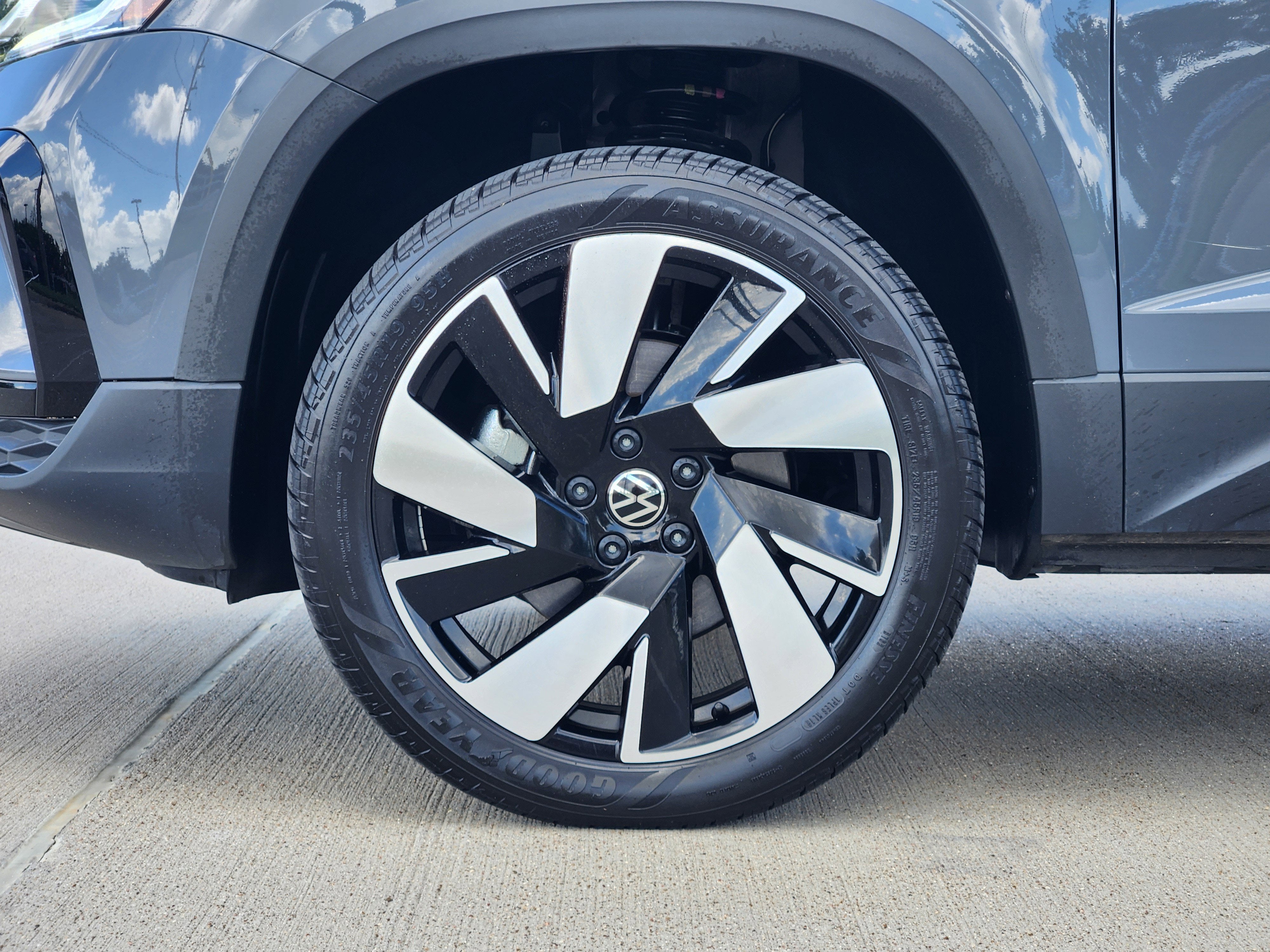 2024 Volkswagen Taos SEL