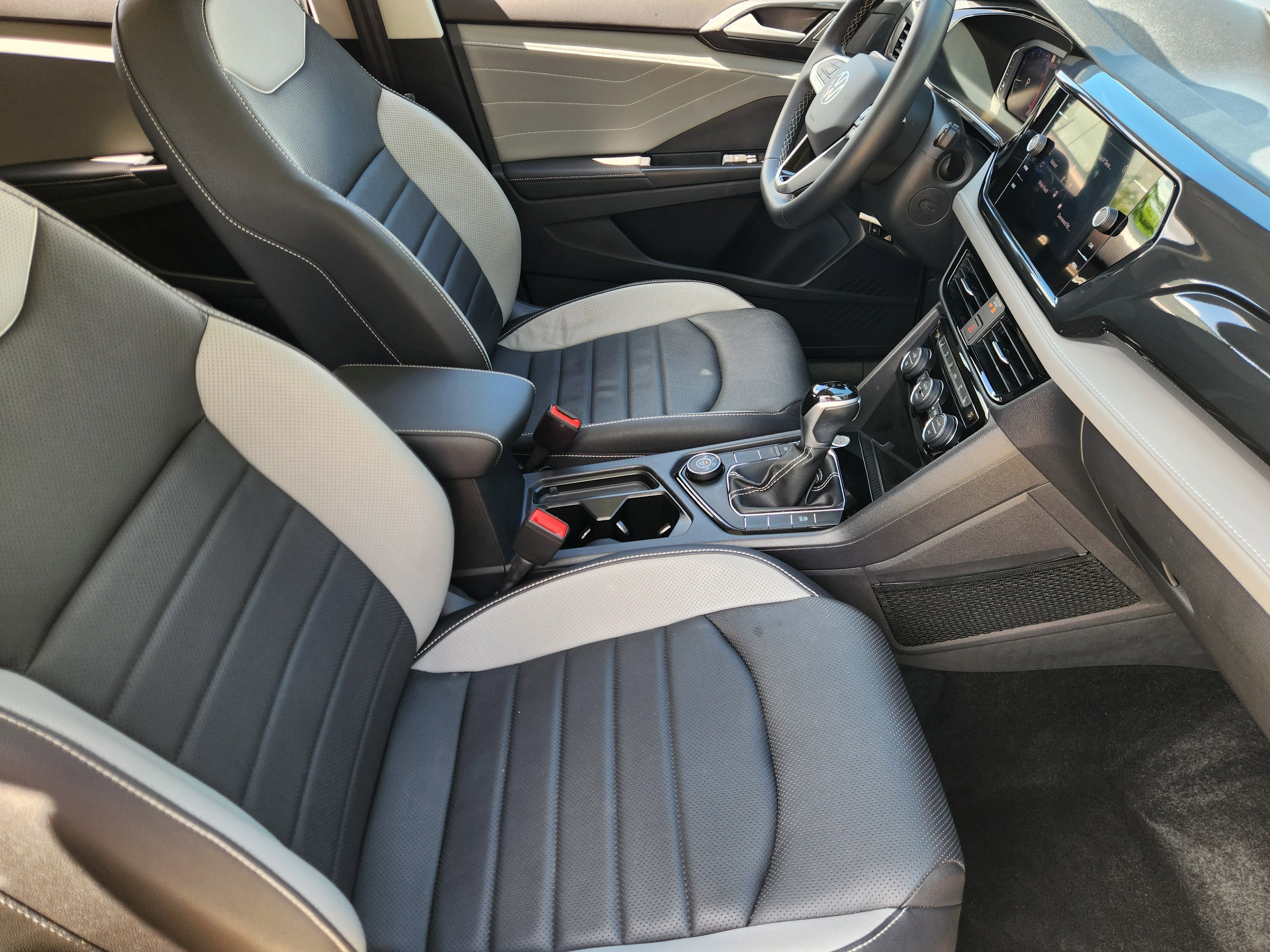 2024 Volkswagen Taos SEL