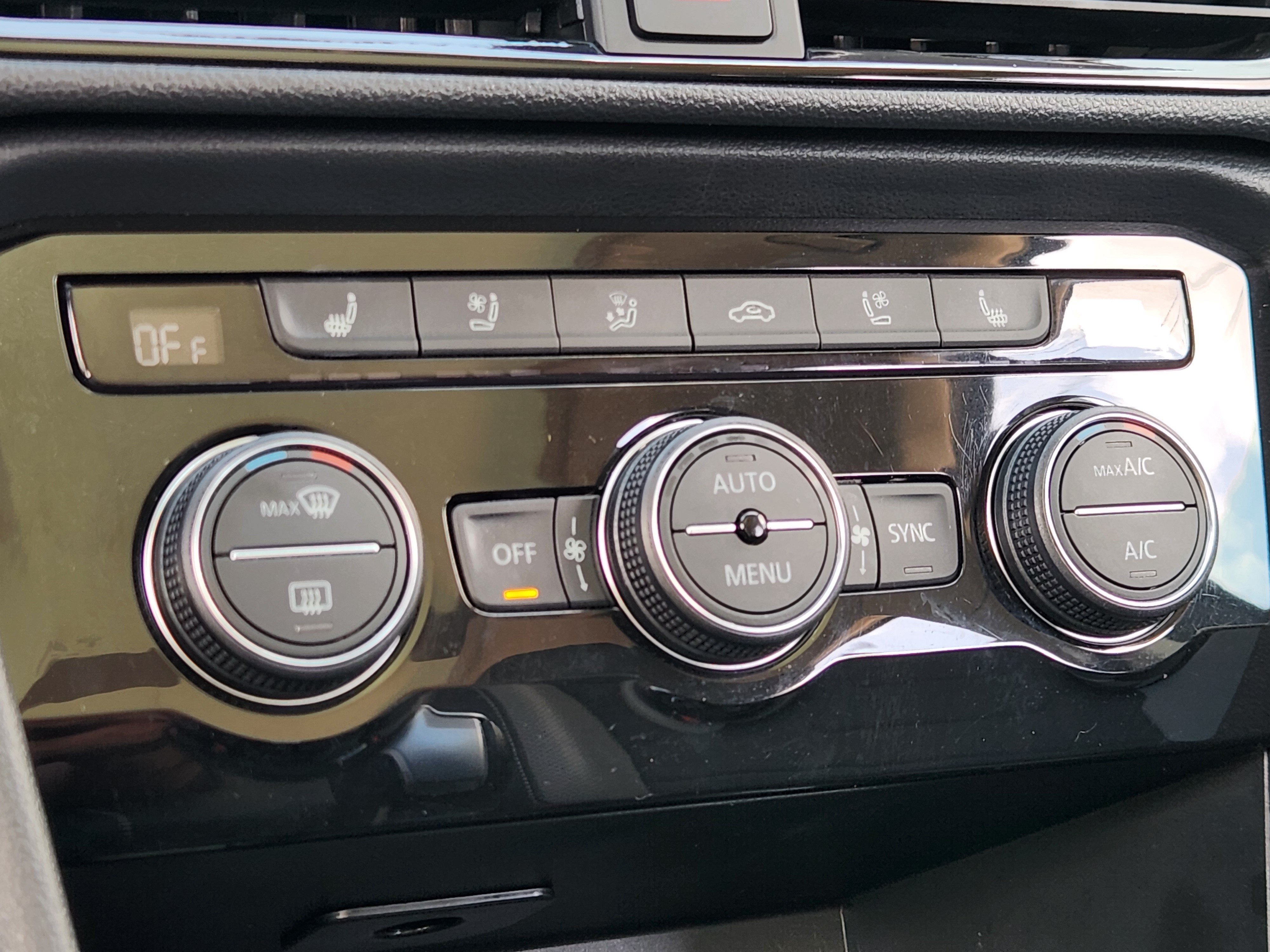 2024 Volkswagen Taos SEL