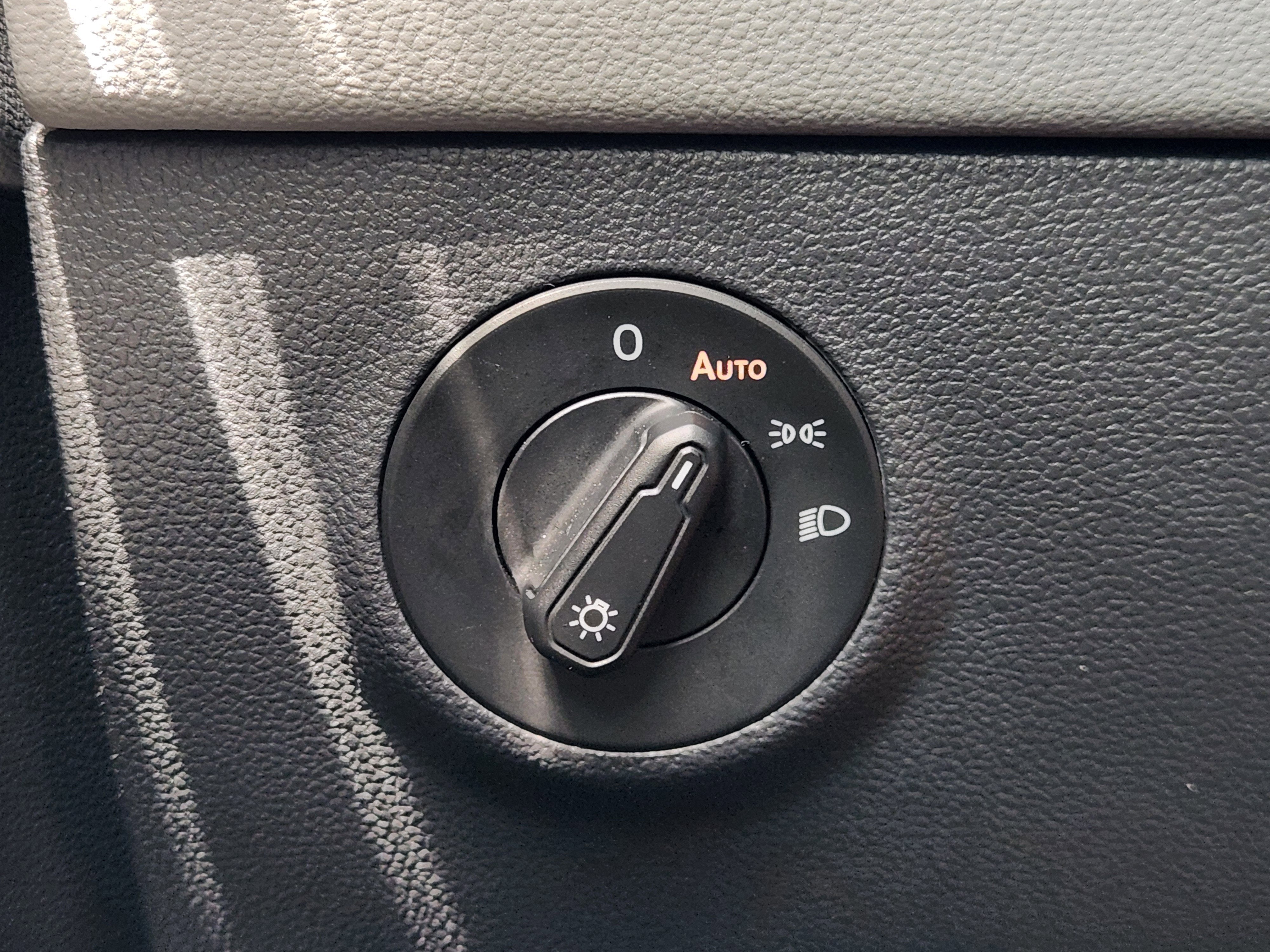 2024 Volkswagen Taos SEL