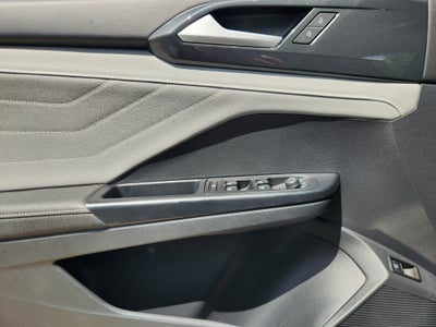 2024 Volkswagen Taos SEL