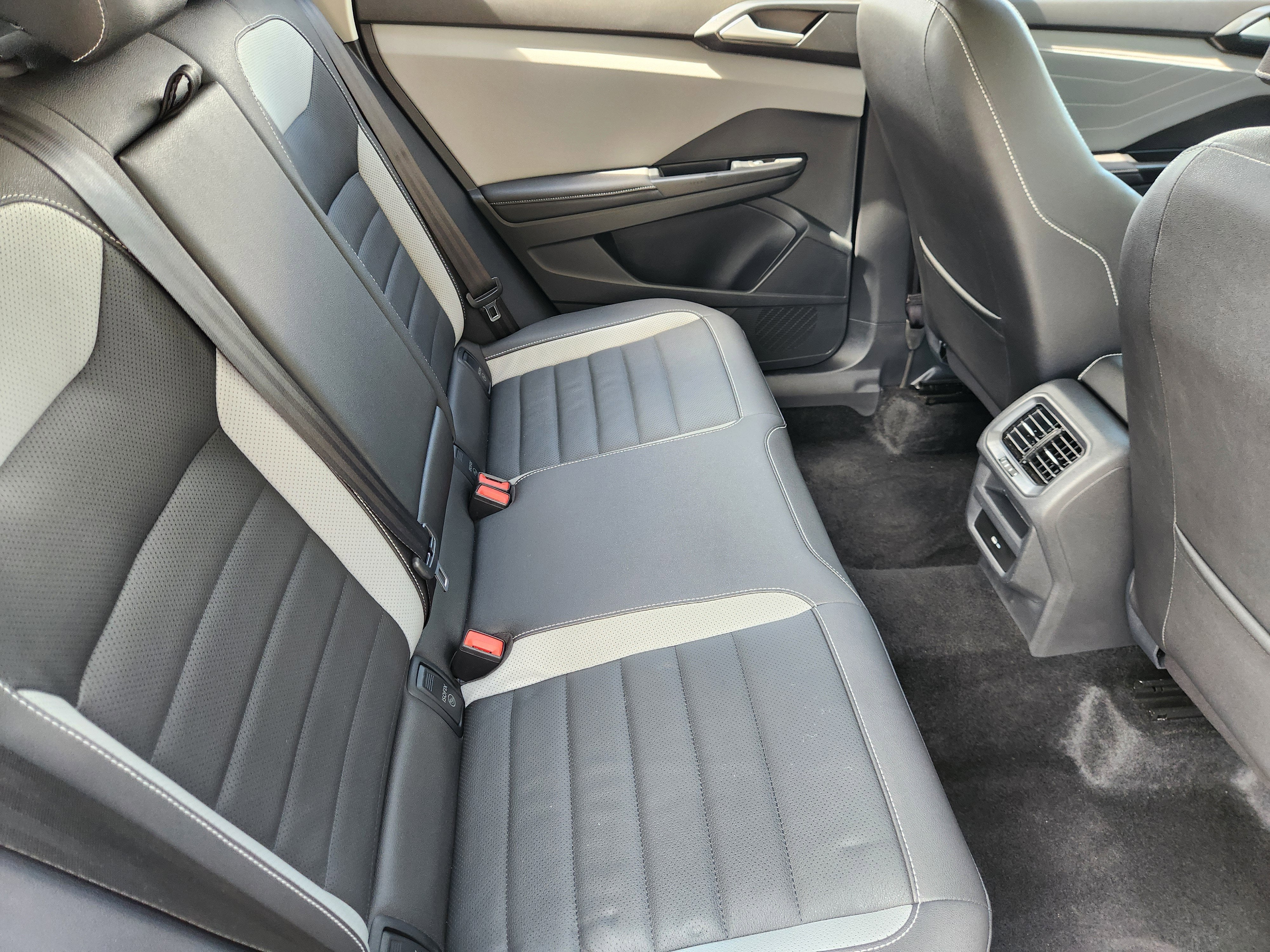 2024 Volkswagen Taos SEL