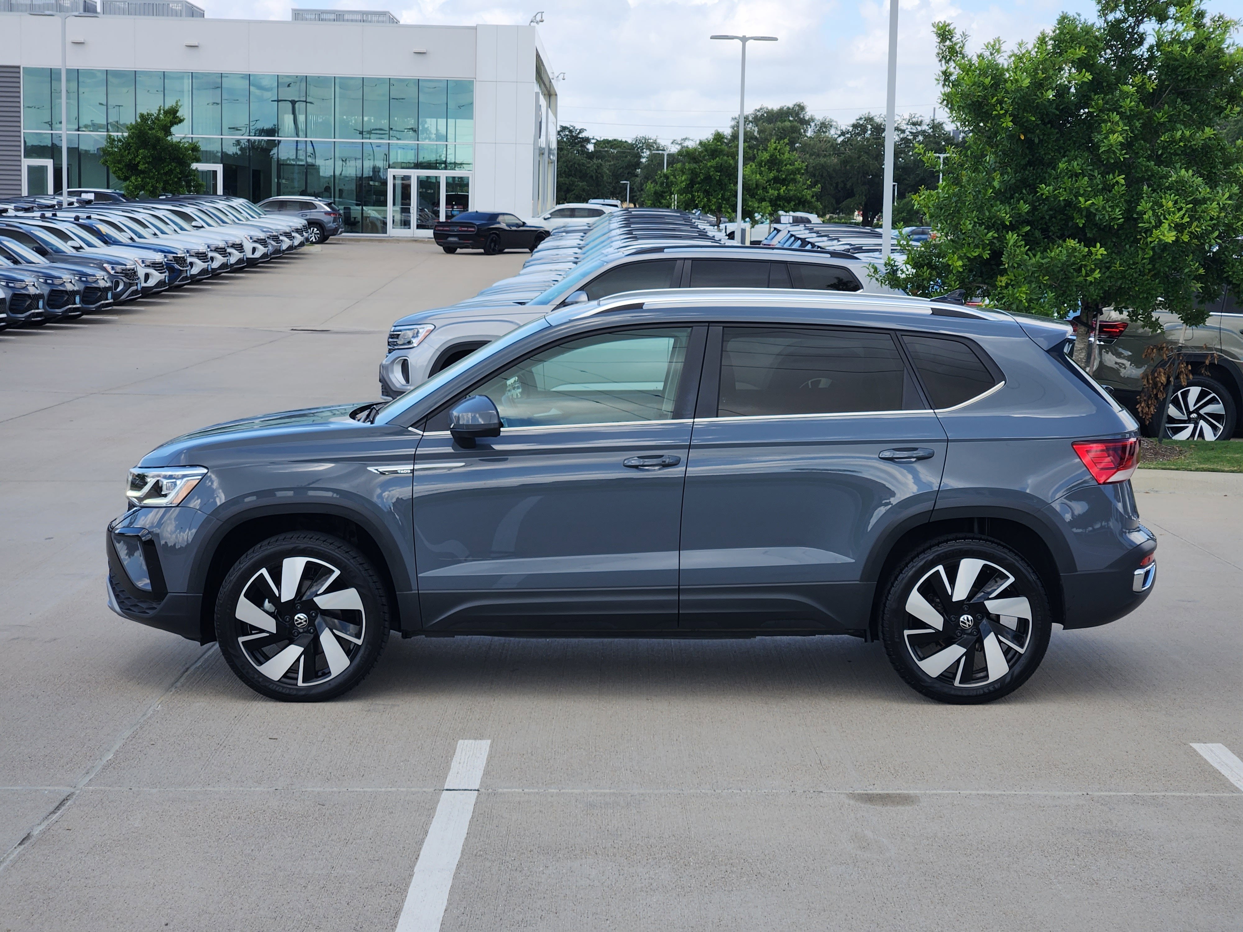 2024 Volkswagen Taos SEL