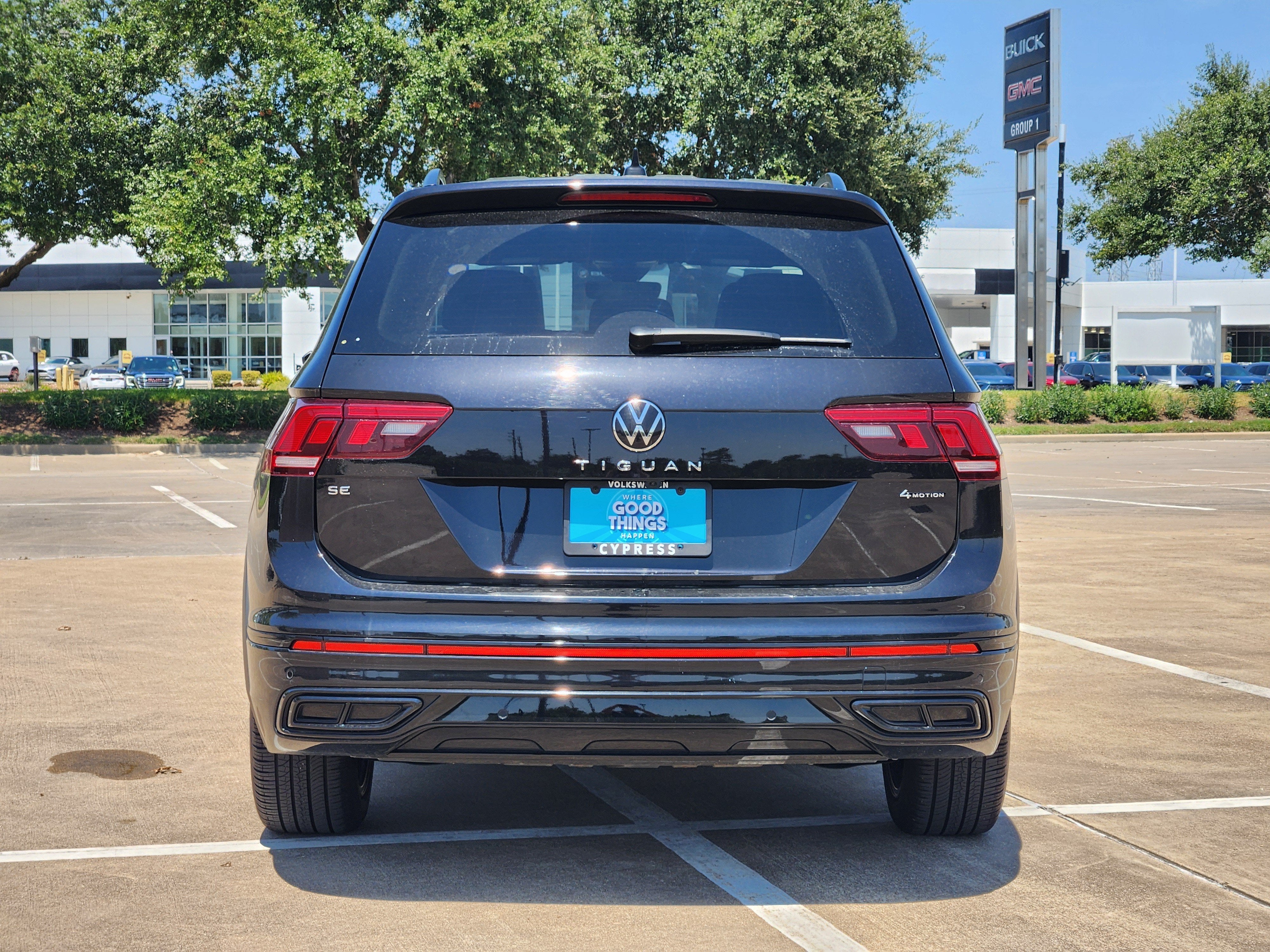 2024 Volkswagen Tiguan SE R-Line Black