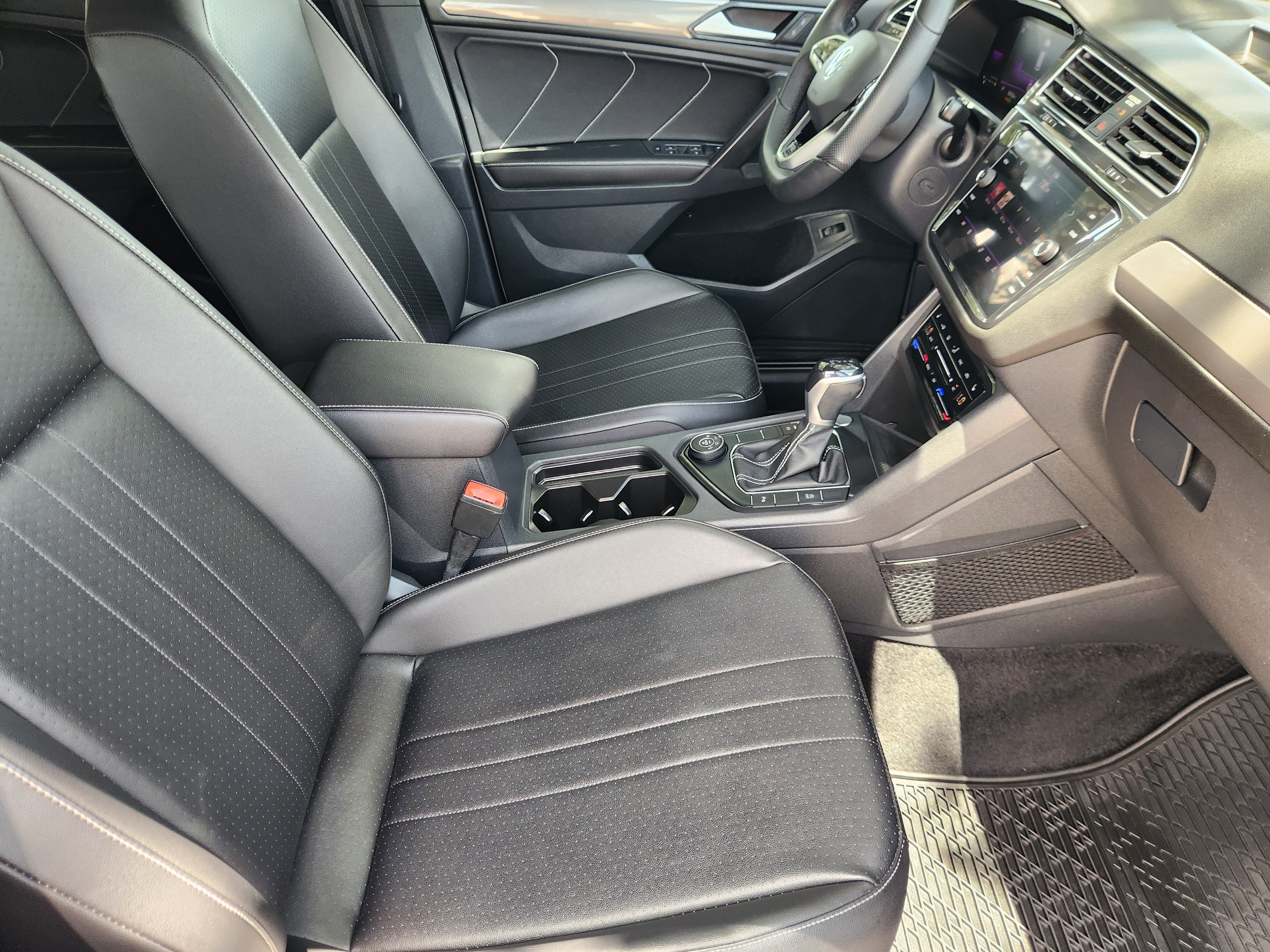 2022 Volkswagen Tiguan SE R-Line Black