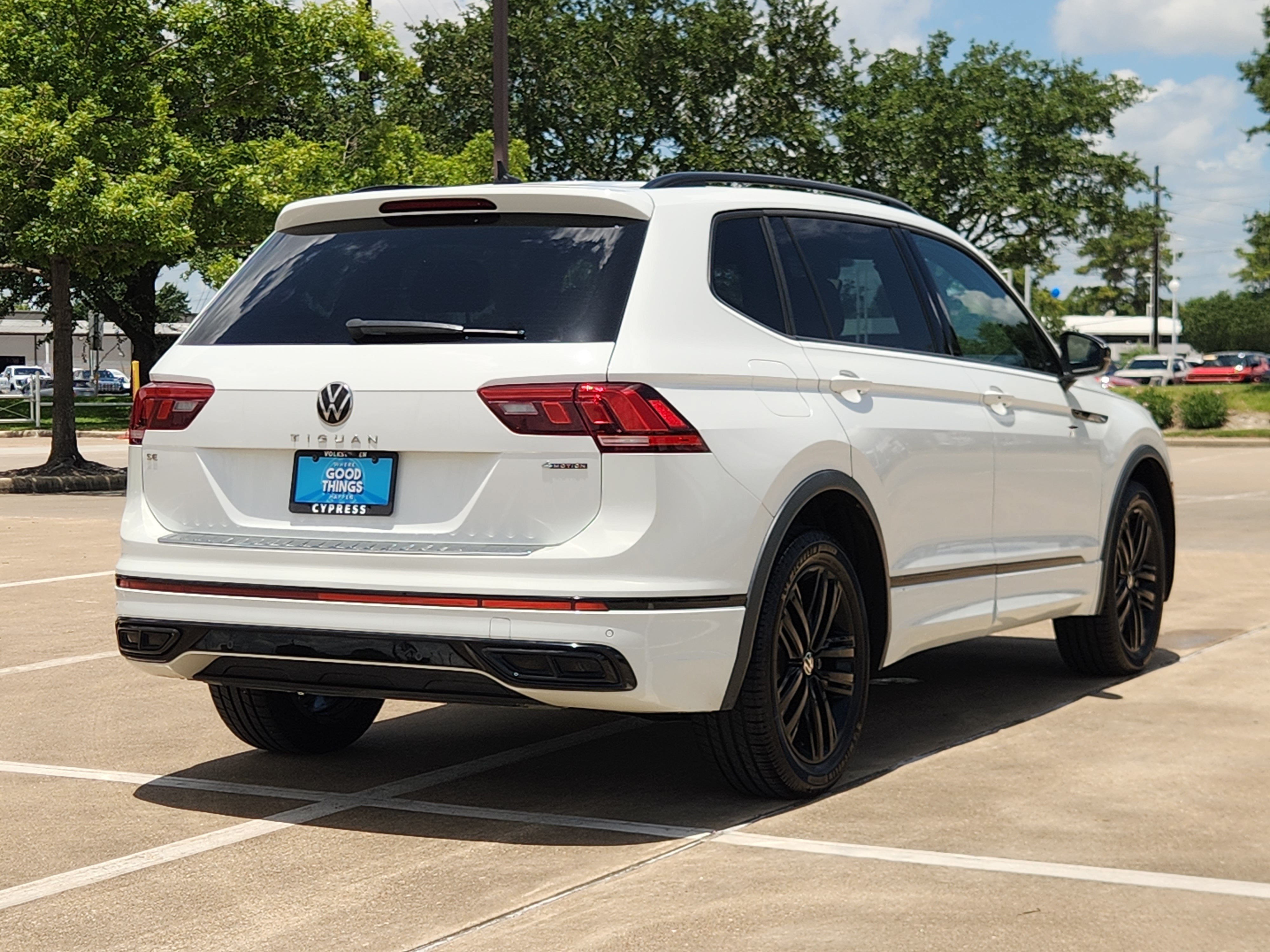 2022 Volkswagen Tiguan SE R-Line Black