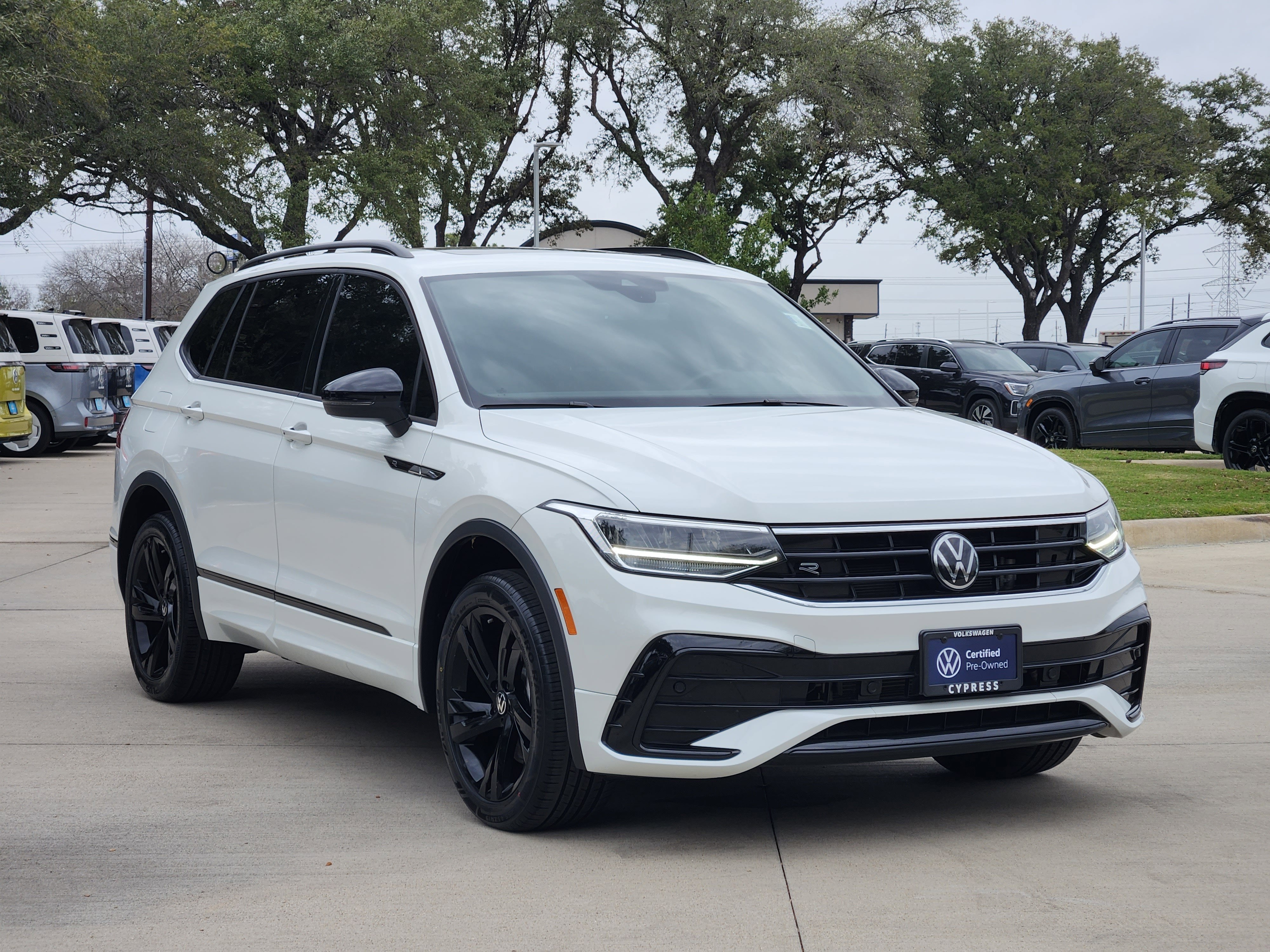 2024 Volkswagen Tiguan SE R-Line Black