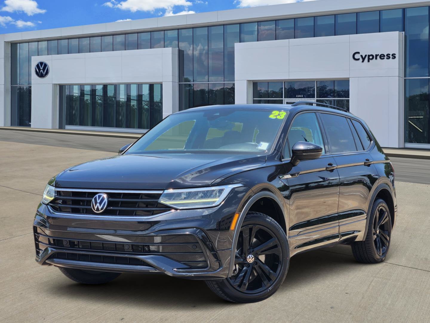 2023 Volkswagen Tiguan SE R-Line Black