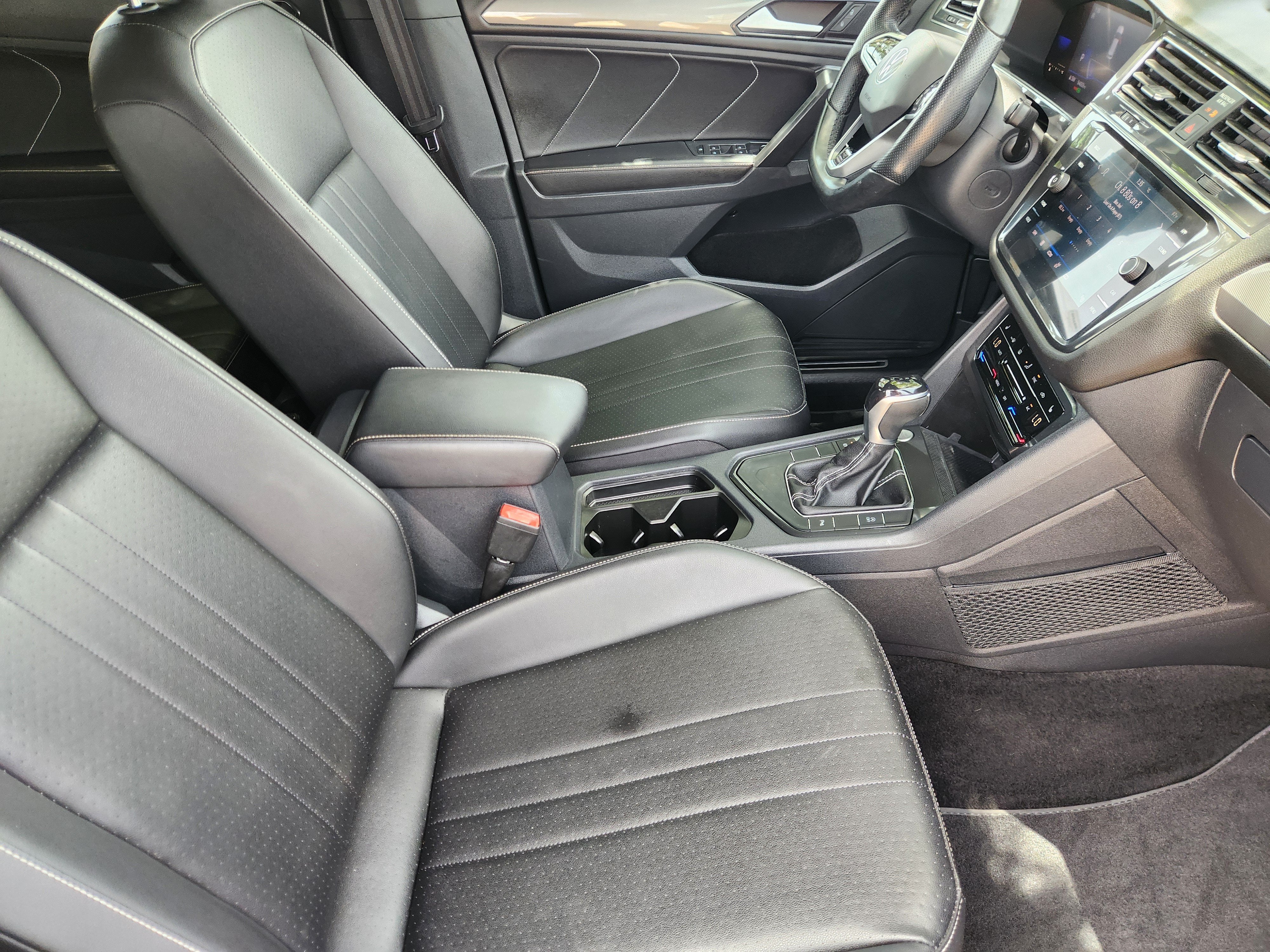 2023 Volkswagen Tiguan SE R-Line Black