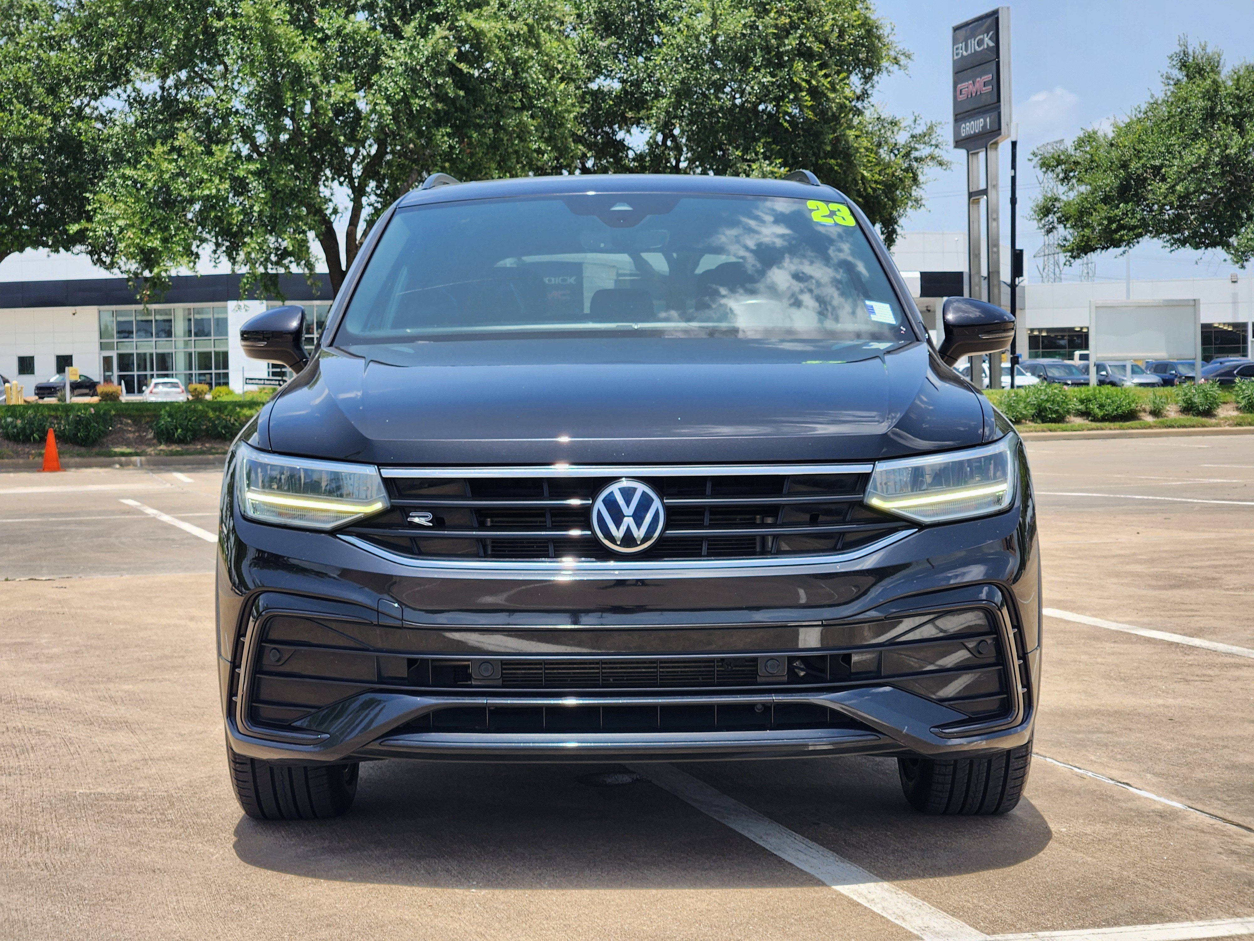 2023 Volkswagen Tiguan SE R-Line Black