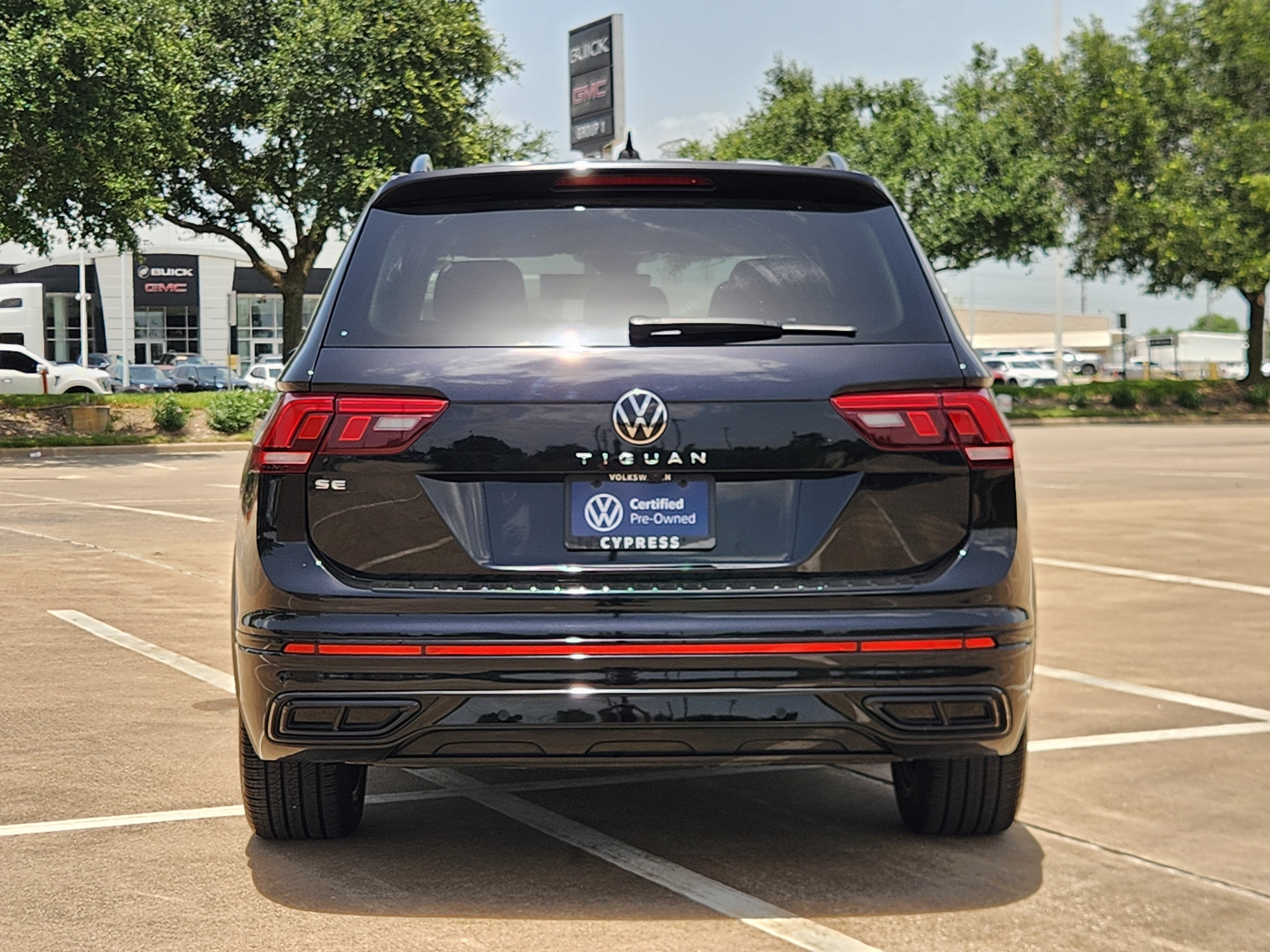 2023 Volkswagen Tiguan SE R-Line Black