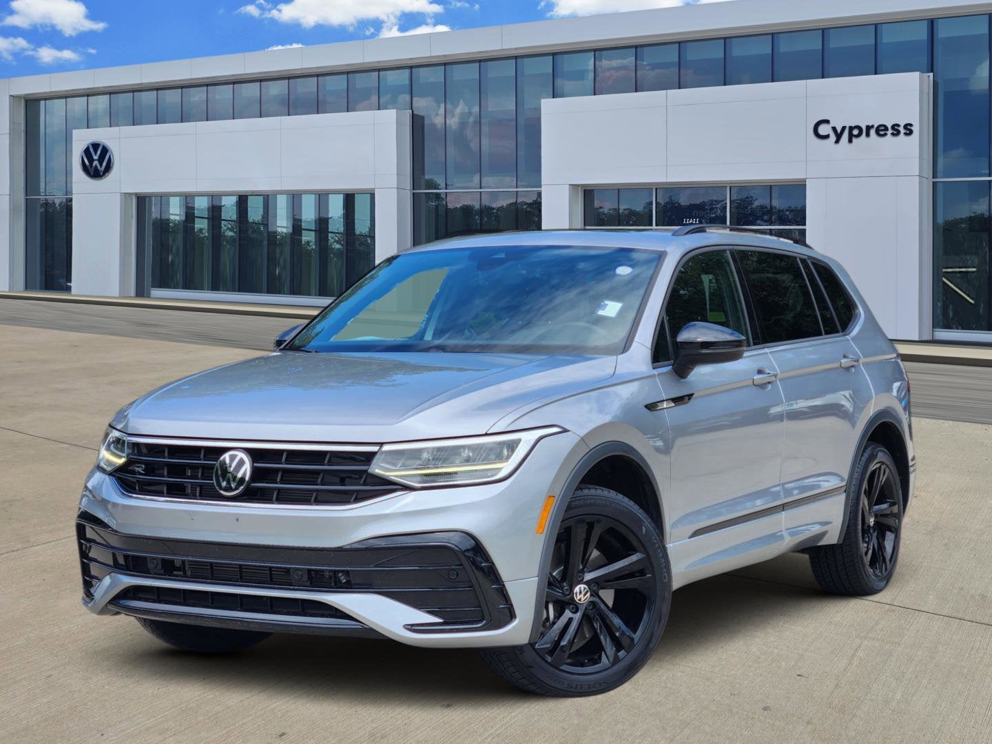 2023 Volkswagen Tiguan SE R-Line Black