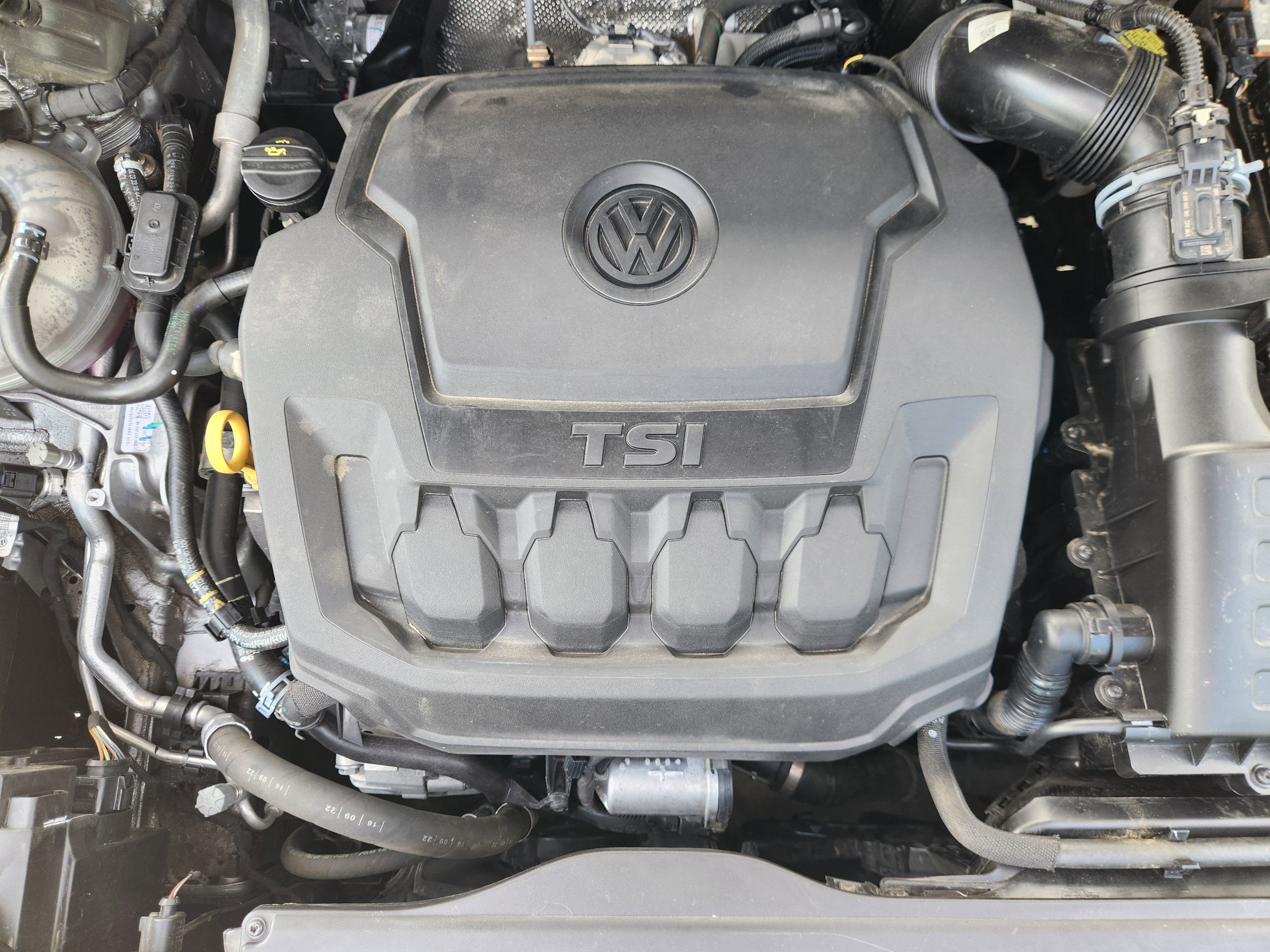 2023 Volkswagen Tiguan SE R-Line Black
