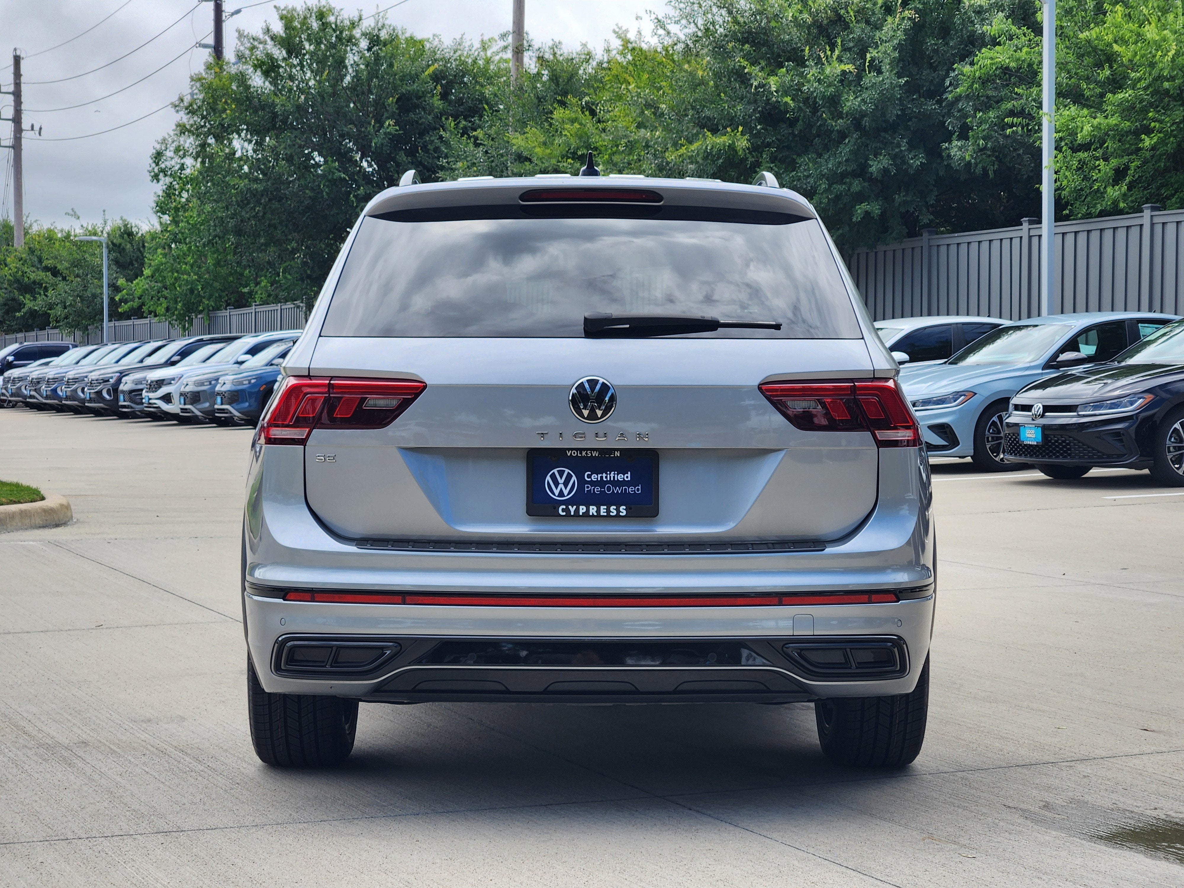 2023 Volkswagen Tiguan SE R-Line Black
