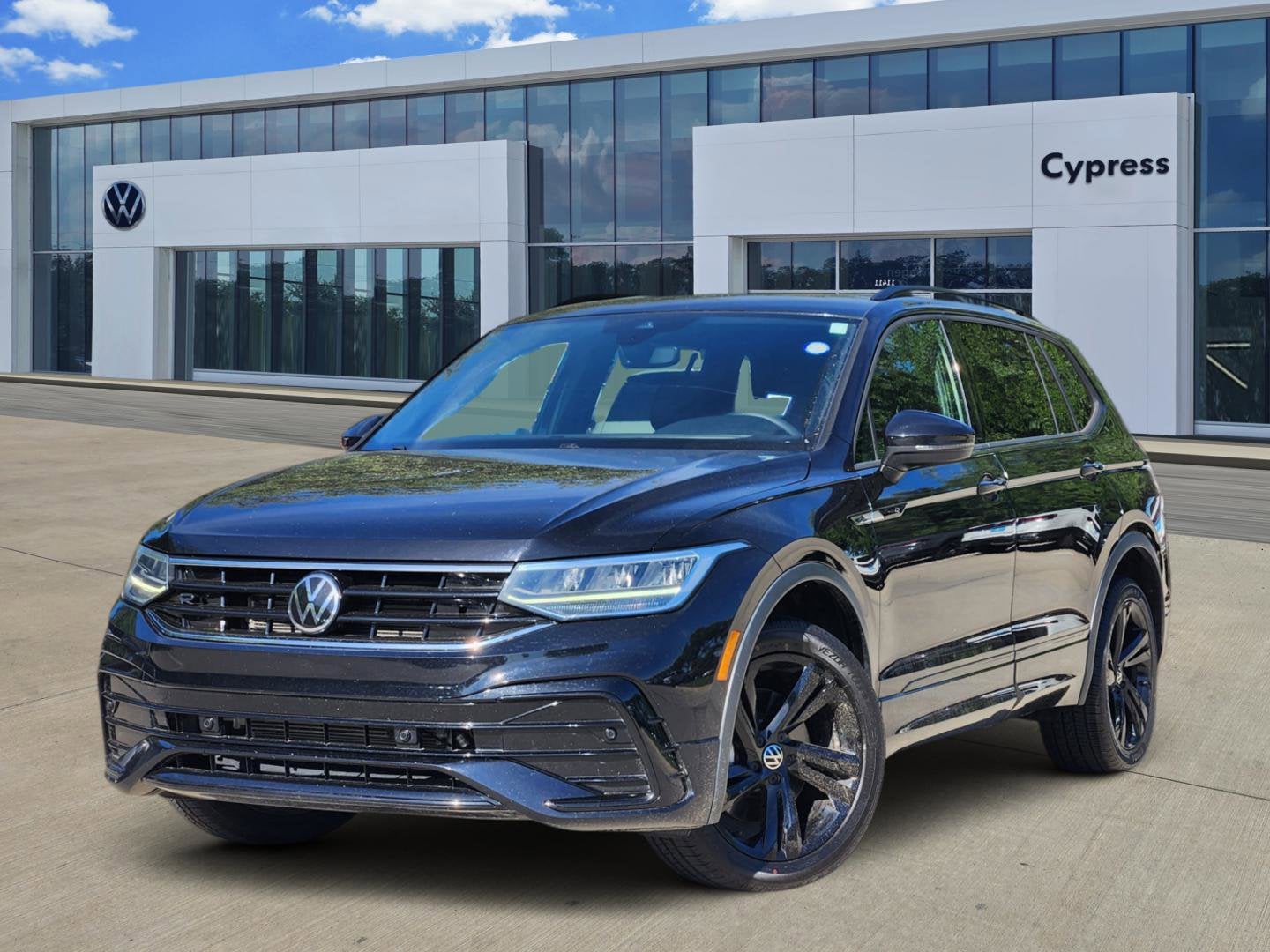 2023 Volkswagen Tiguan SE R-Line Black