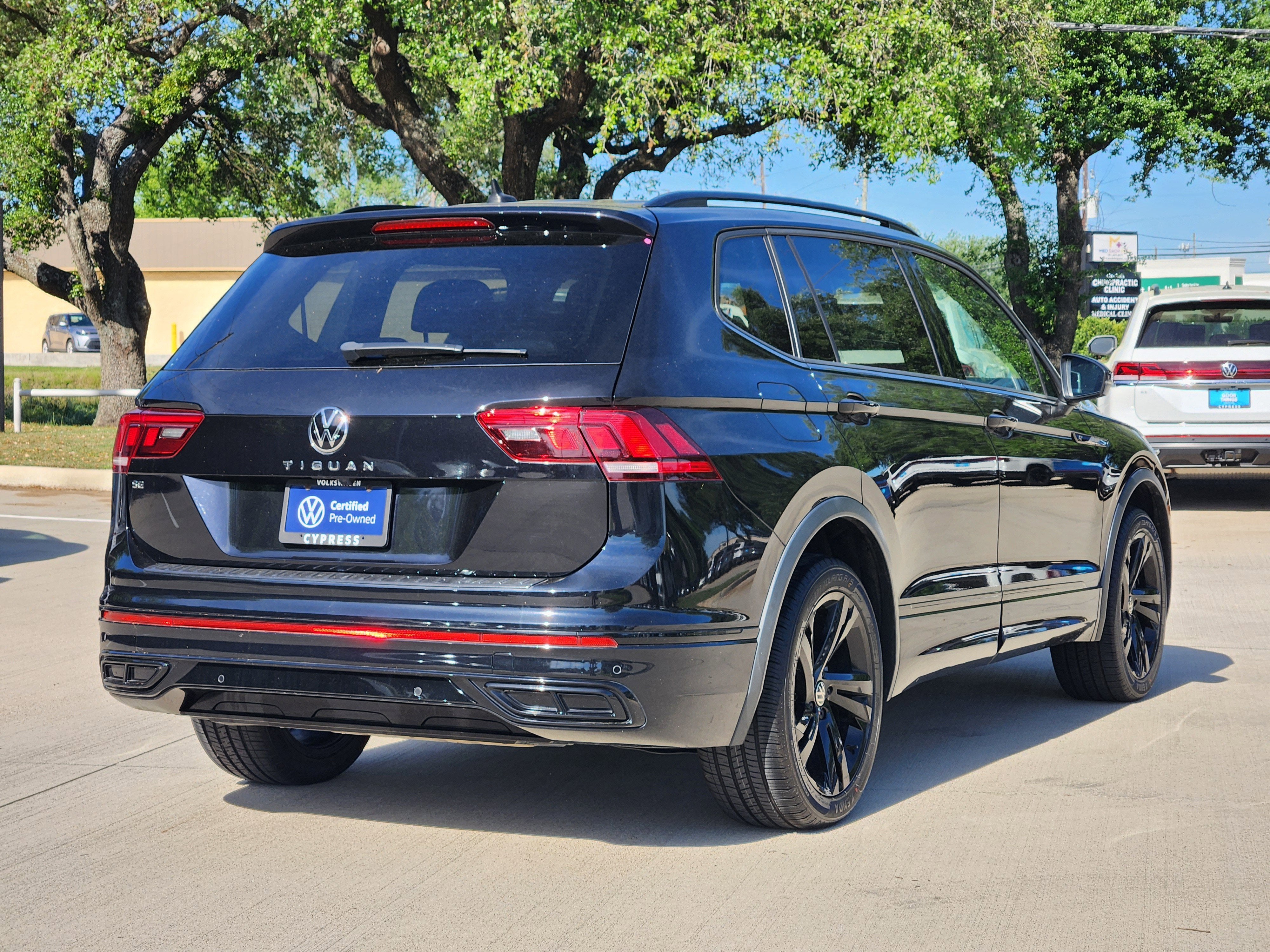 2023 Volkswagen Tiguan SE R-Line Black