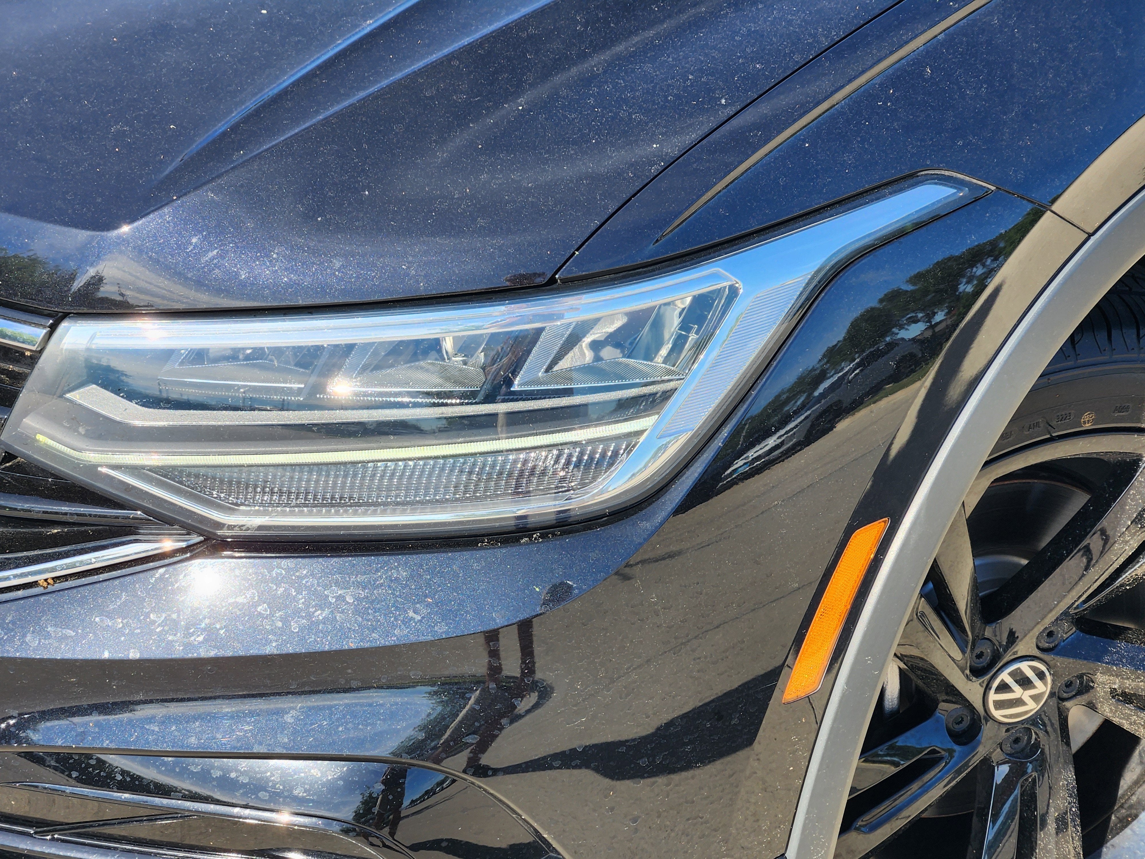 2023 Volkswagen Tiguan SE R-Line Black