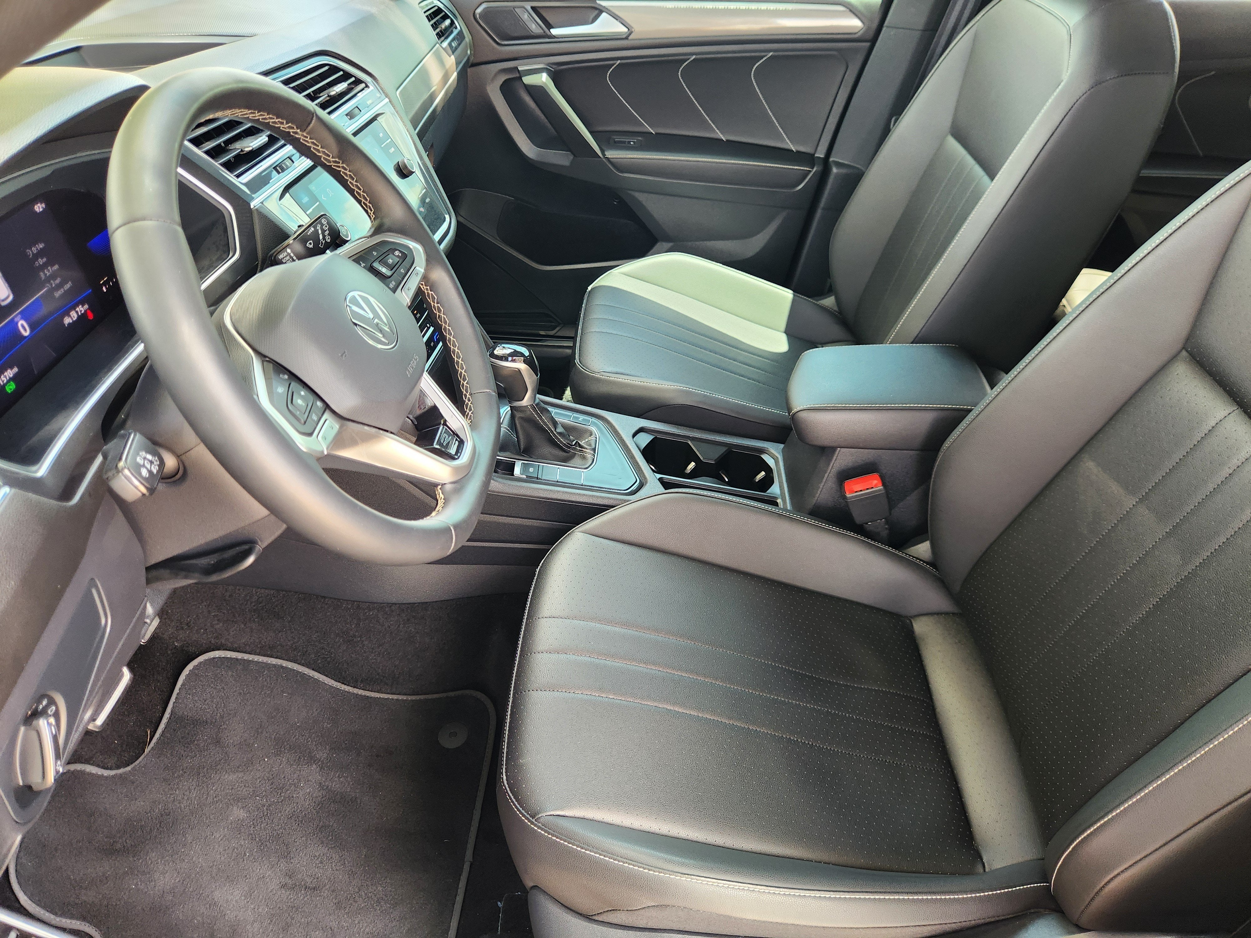 2023 Volkswagen Tiguan SE R-Line Black