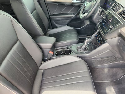 2023 Volkswagen Tiguan SE R-Line Black