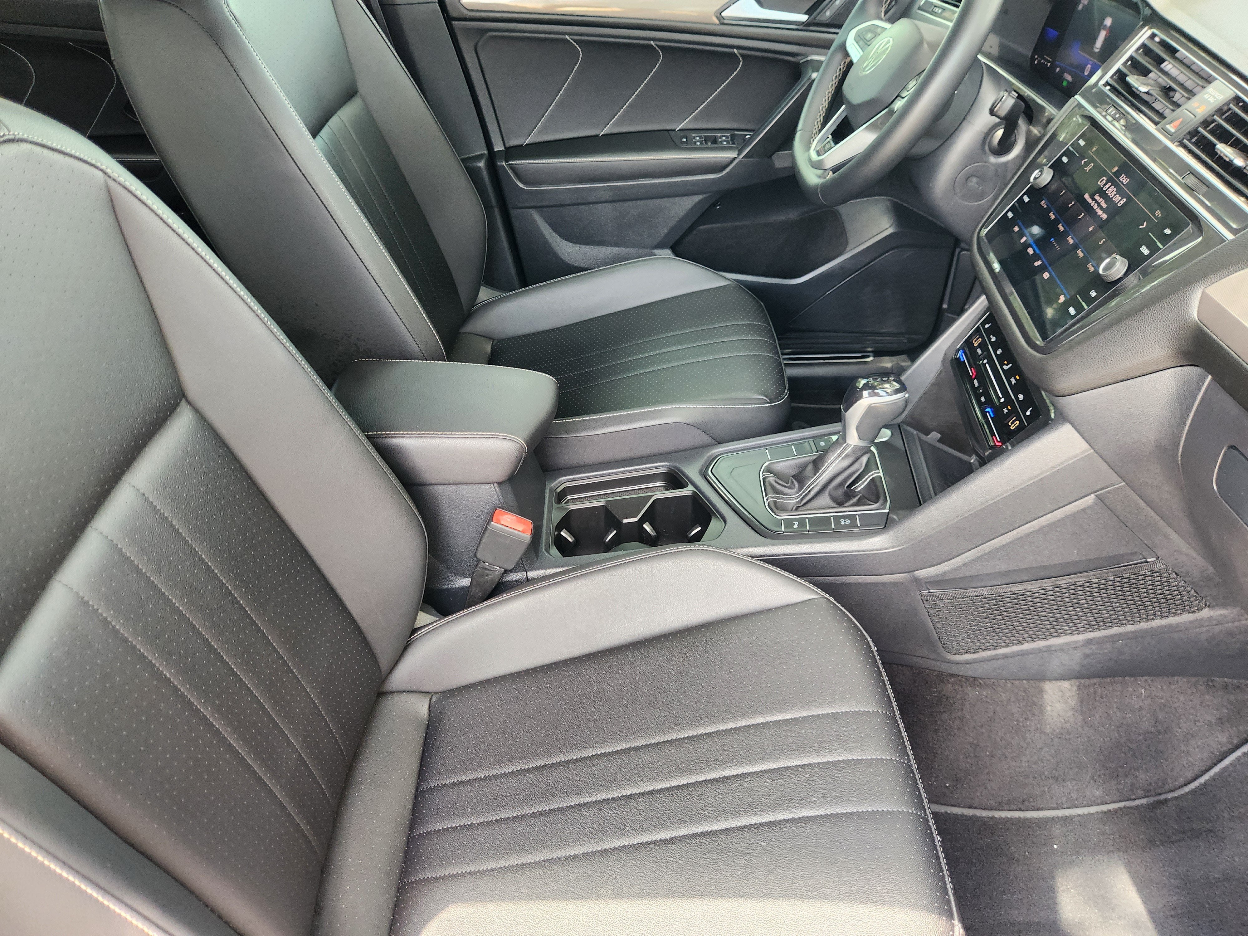 2023 Volkswagen Tiguan SE R-Line Black