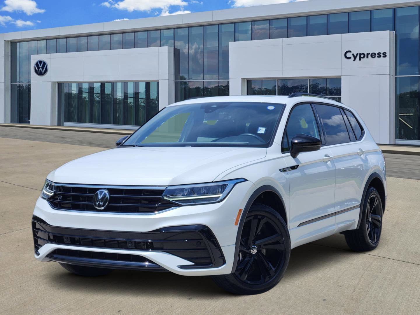 2024 Volkswagen Tiguan SE R-Line Black