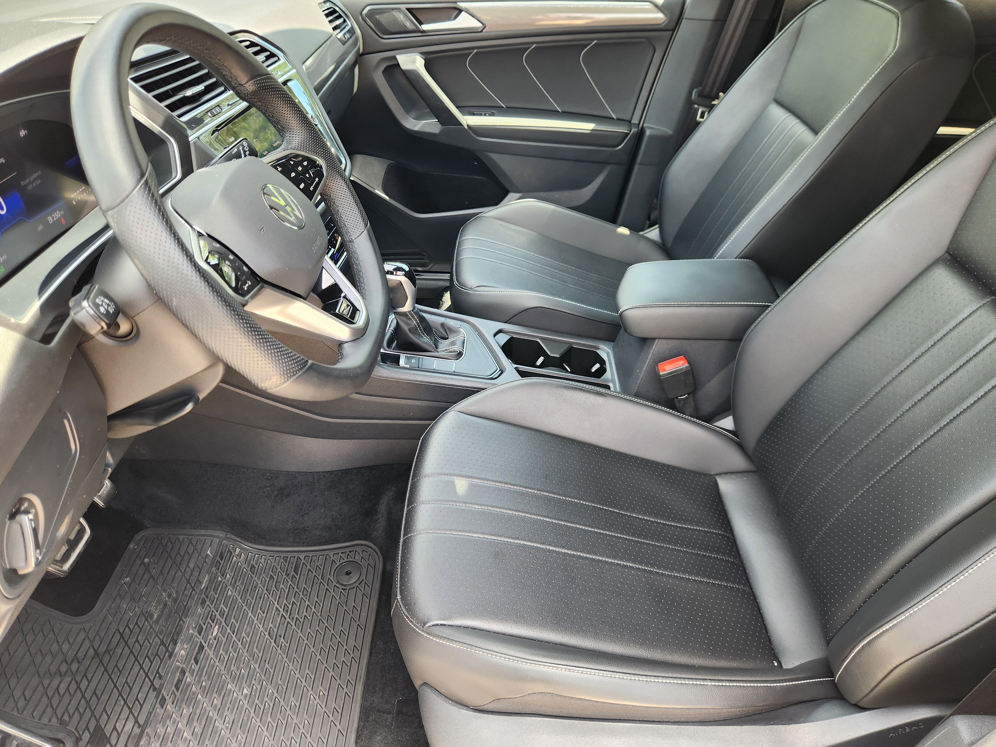 2024 Volkswagen Tiguan SE R-Line Black