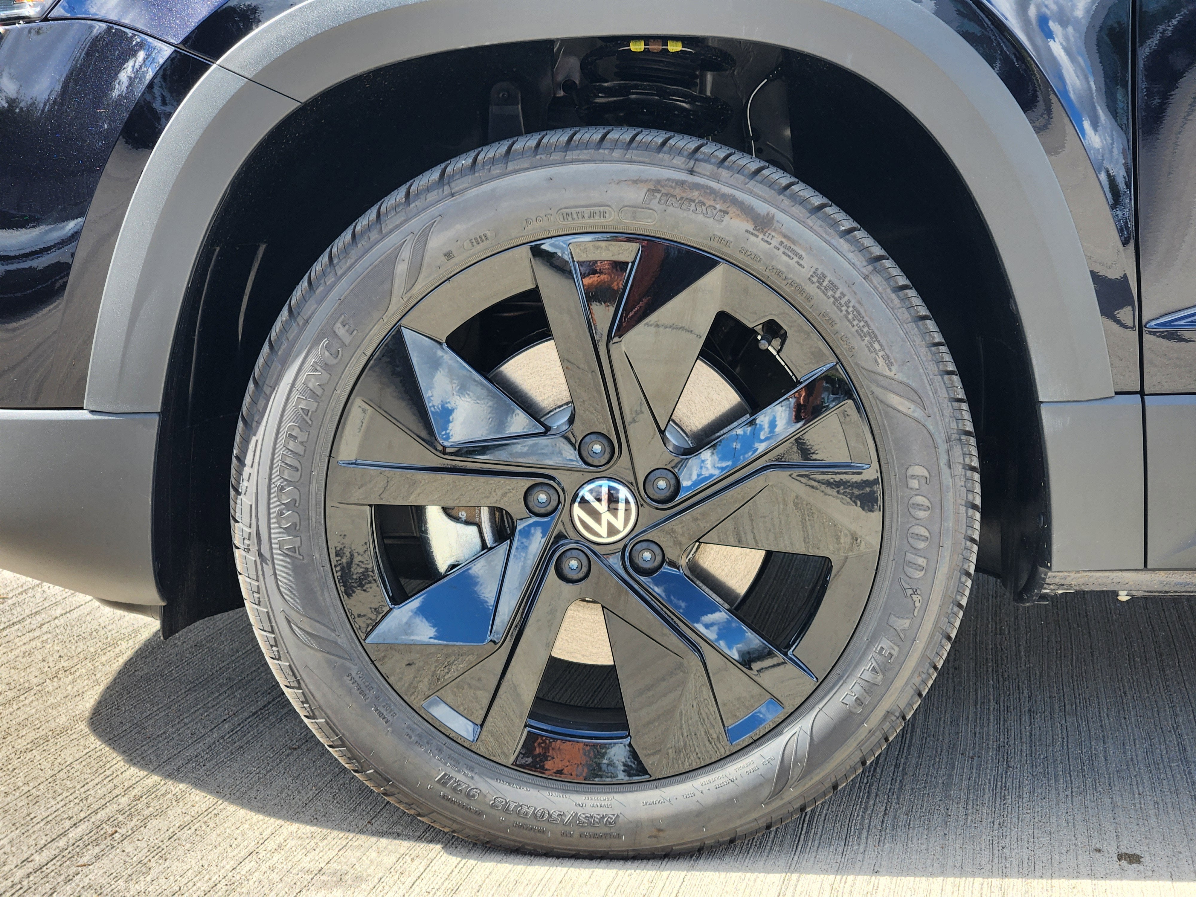 2026 Volkswagen Taos SE