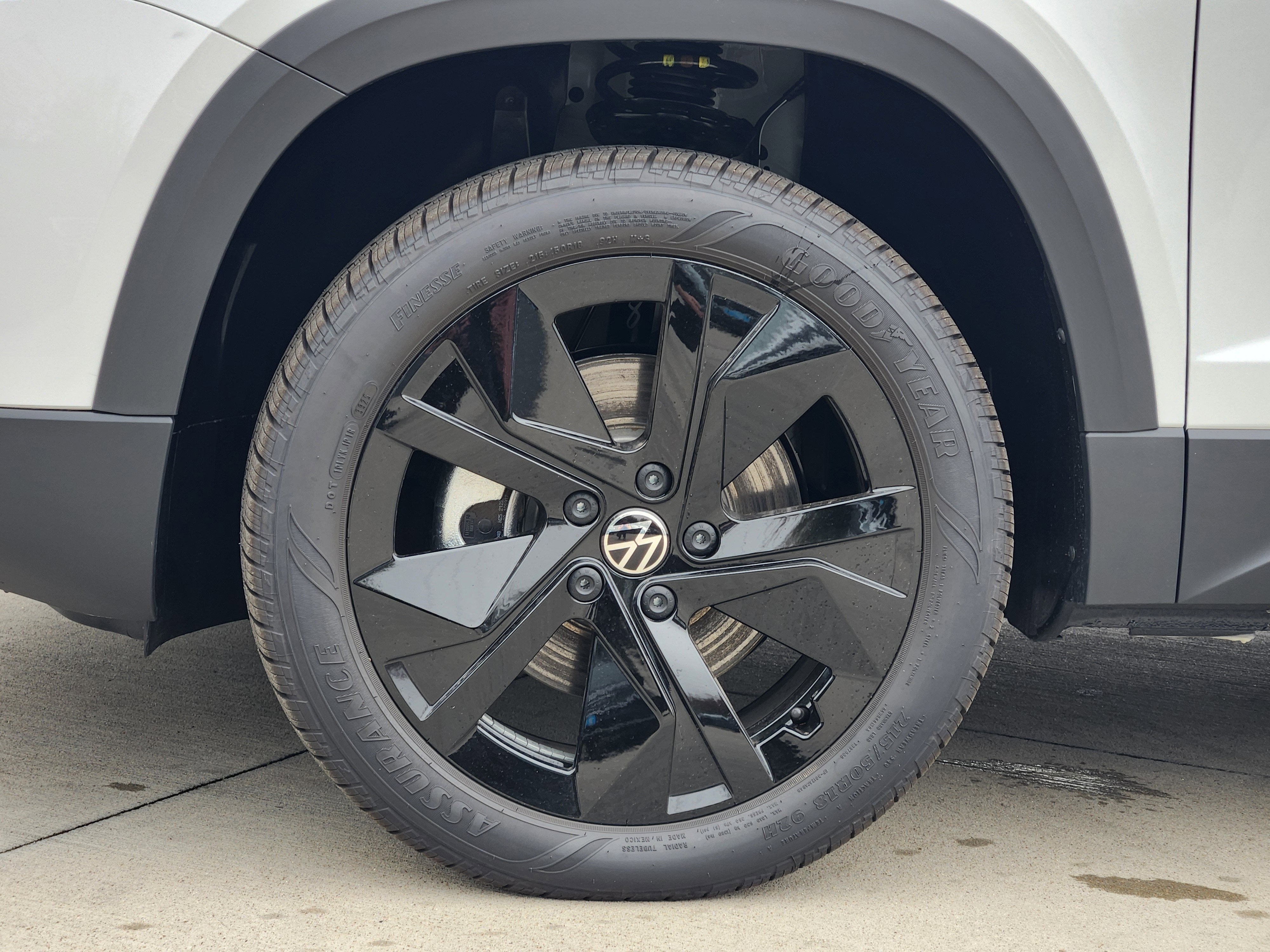 2026 Volkswagen Taos SE