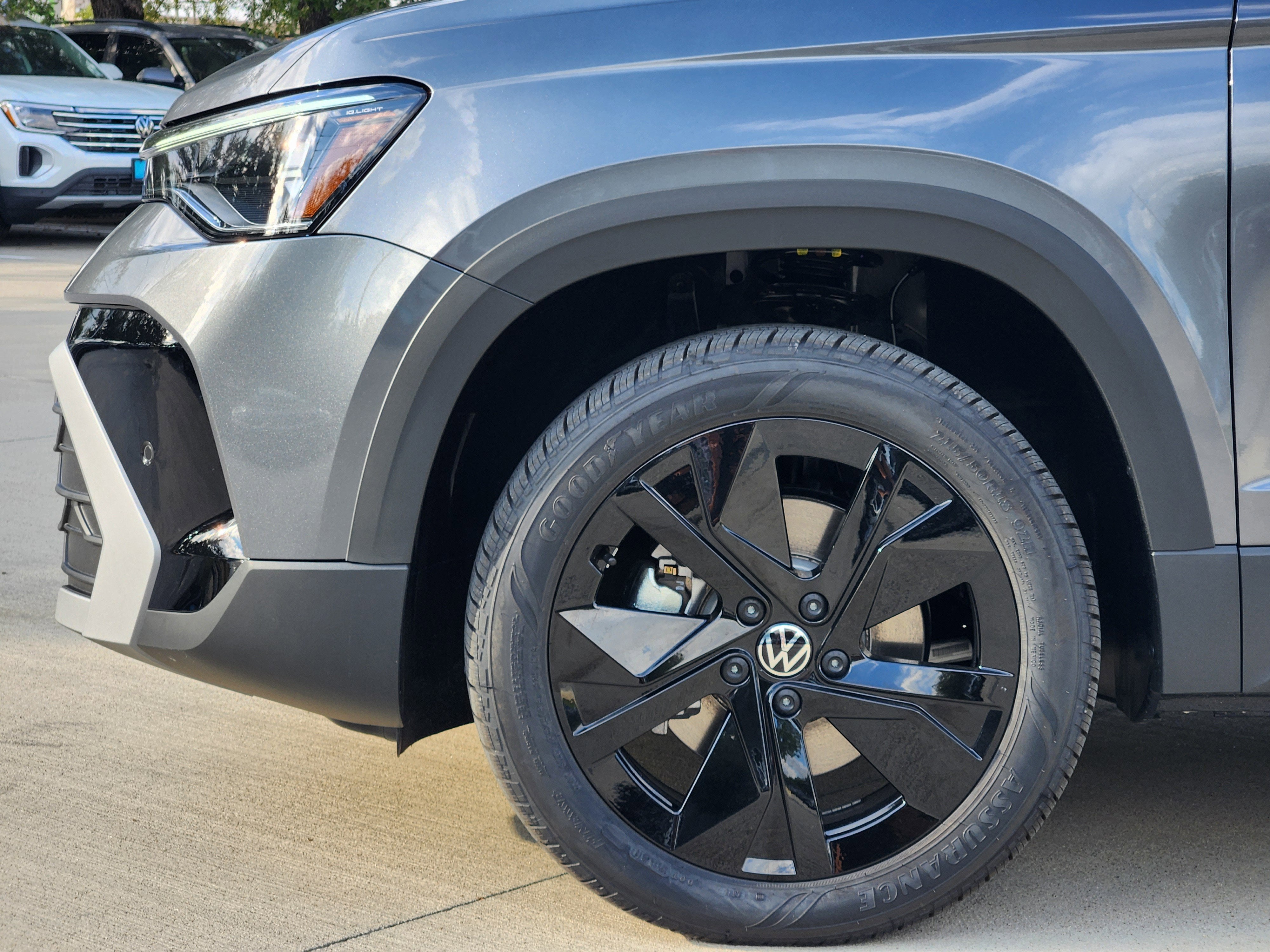 2026 Volkswagen Taos SE