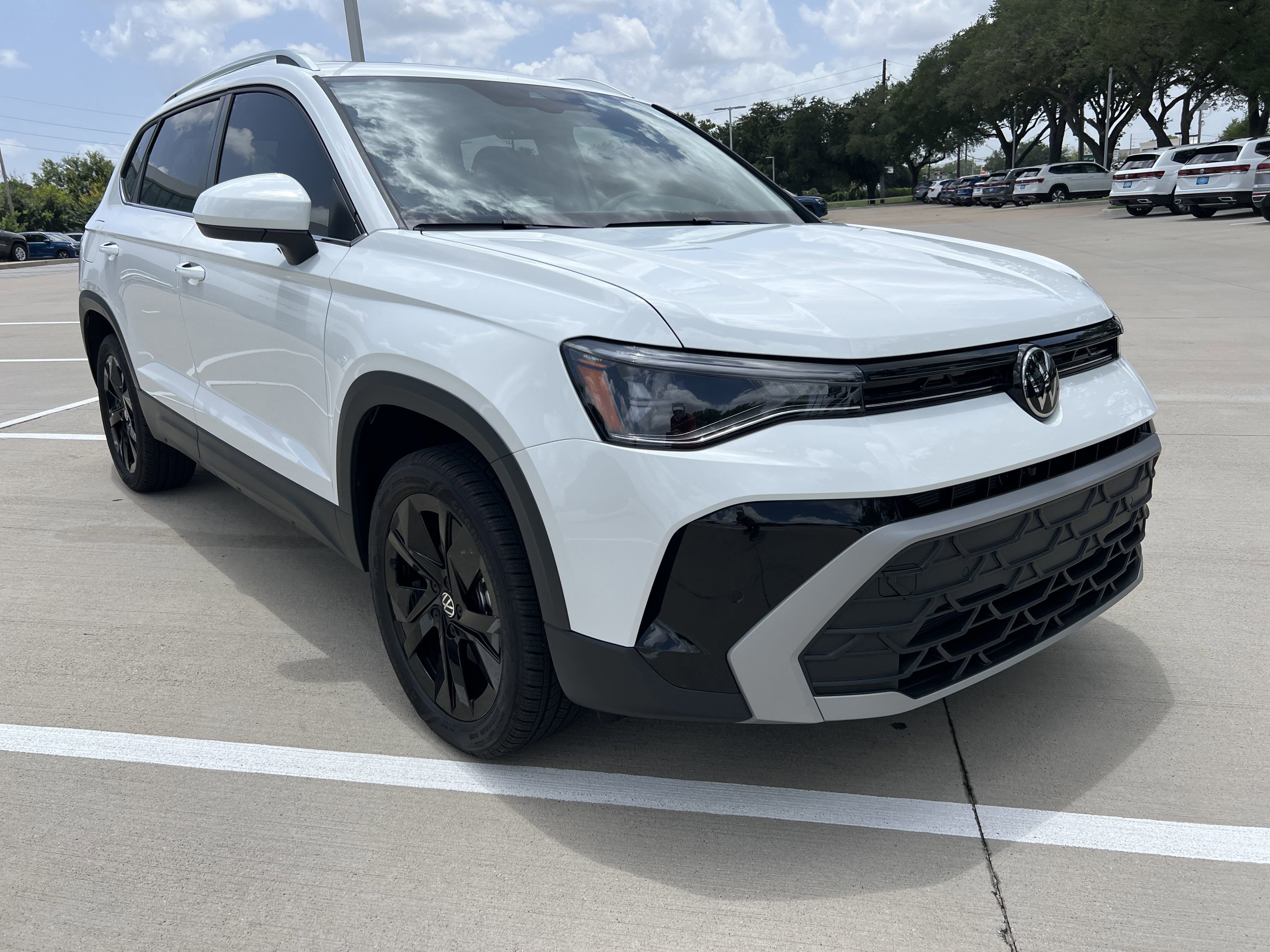 2025 Volkswagen Taos SE