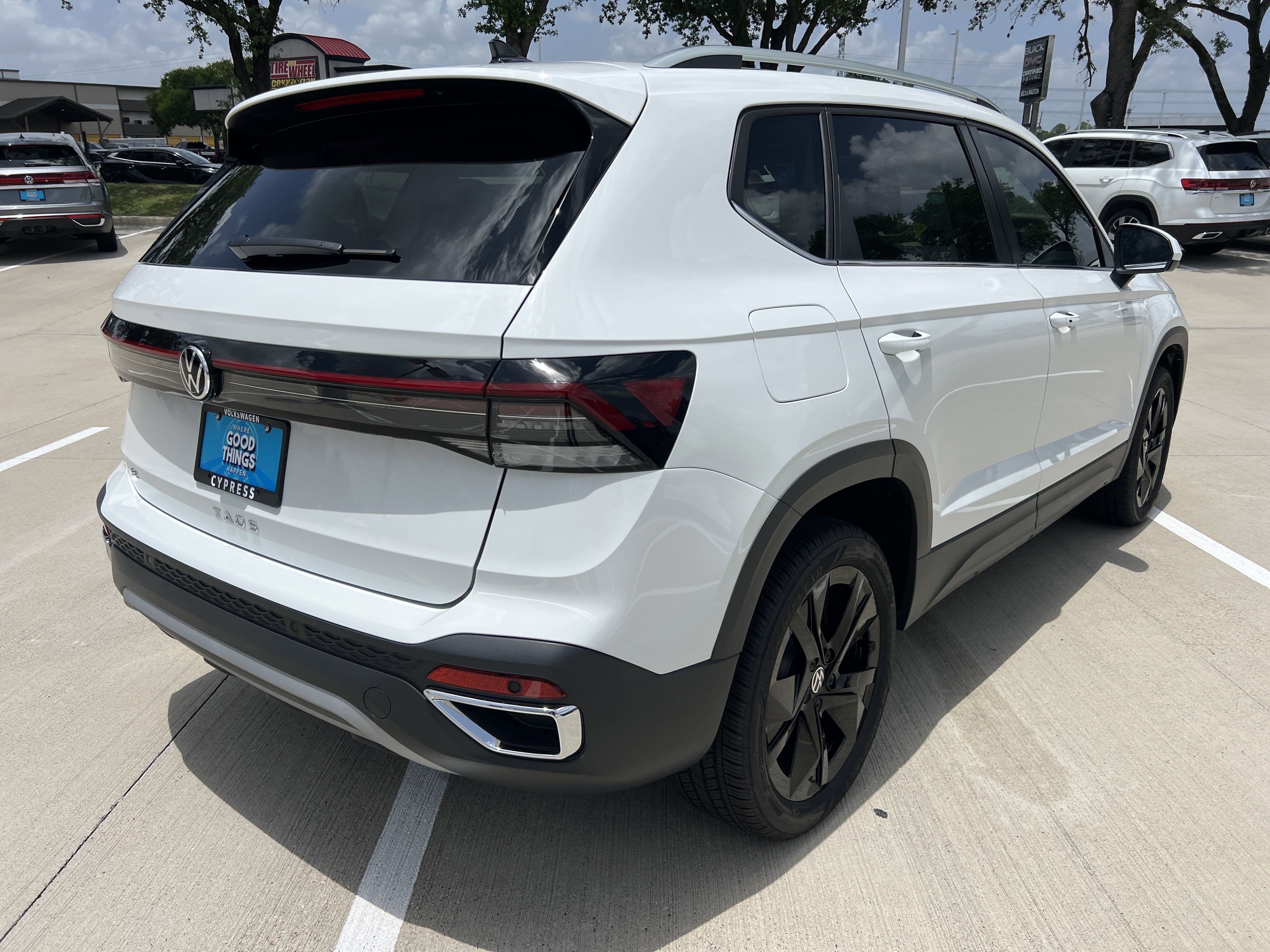 2025 Volkswagen Taos SE