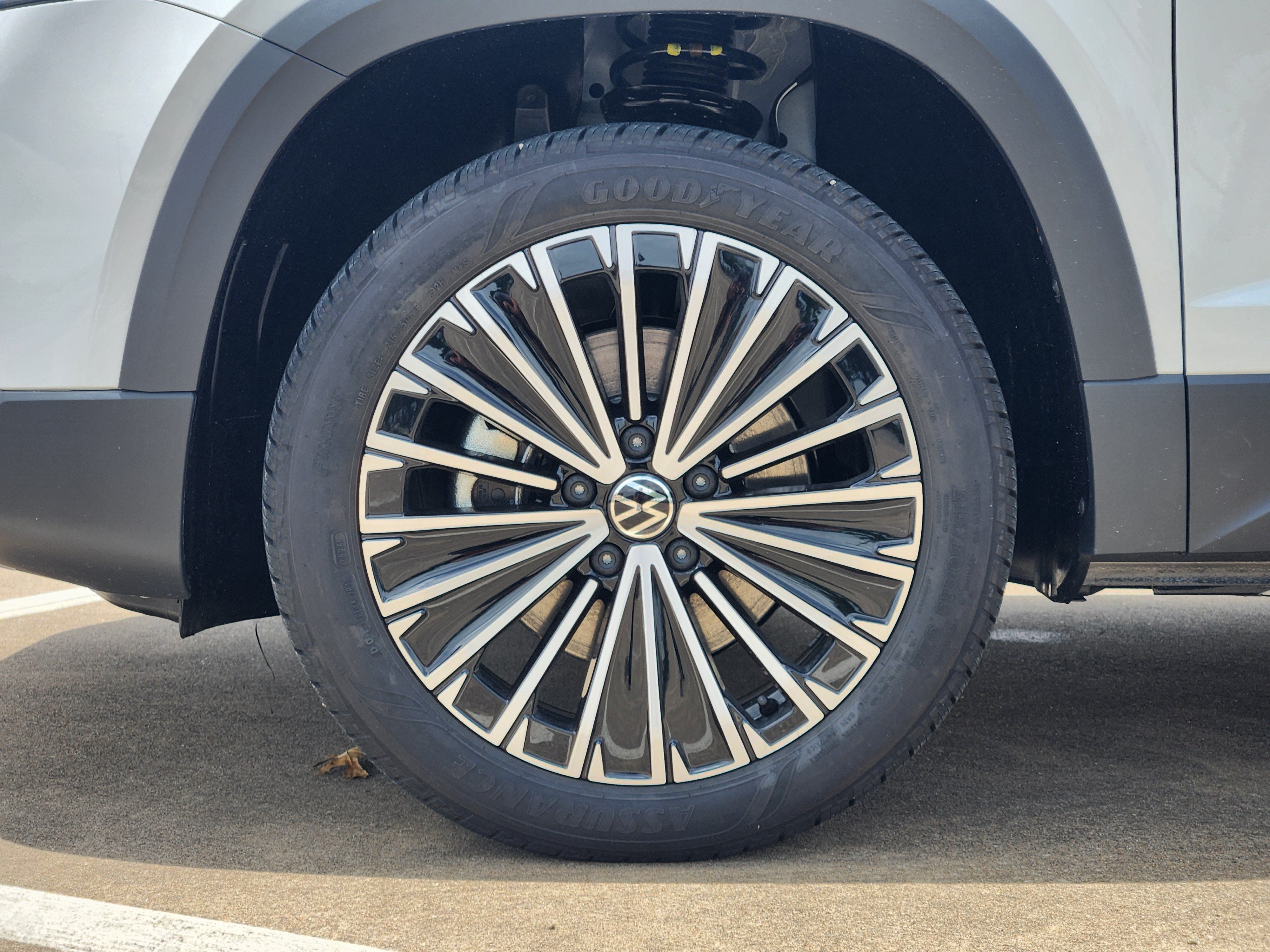 2026 Volkswagen Taos SE