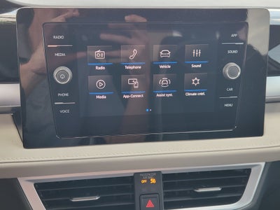 2026 Volkswagen Taos SE