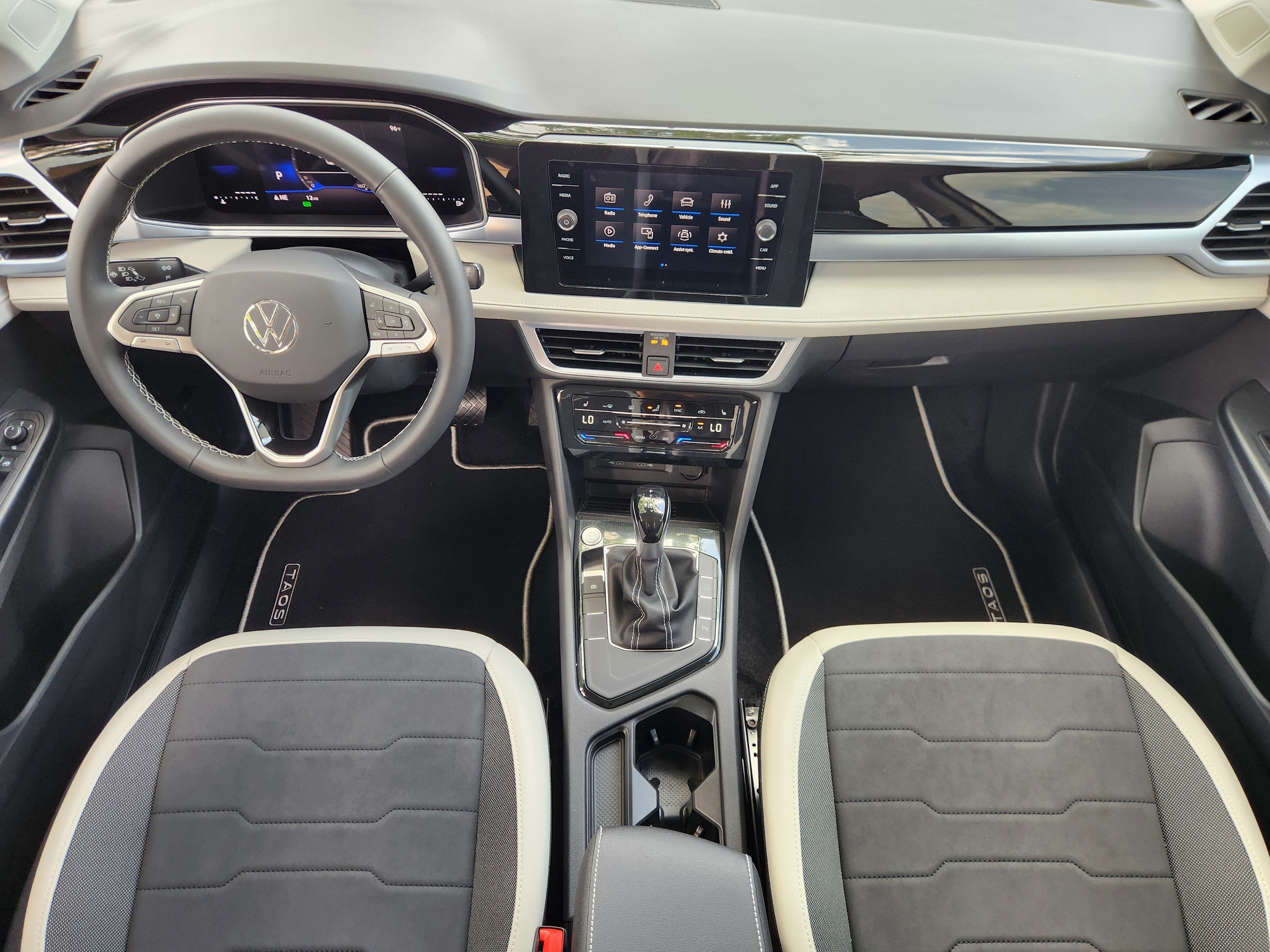 2026 Volkswagen Taos SE