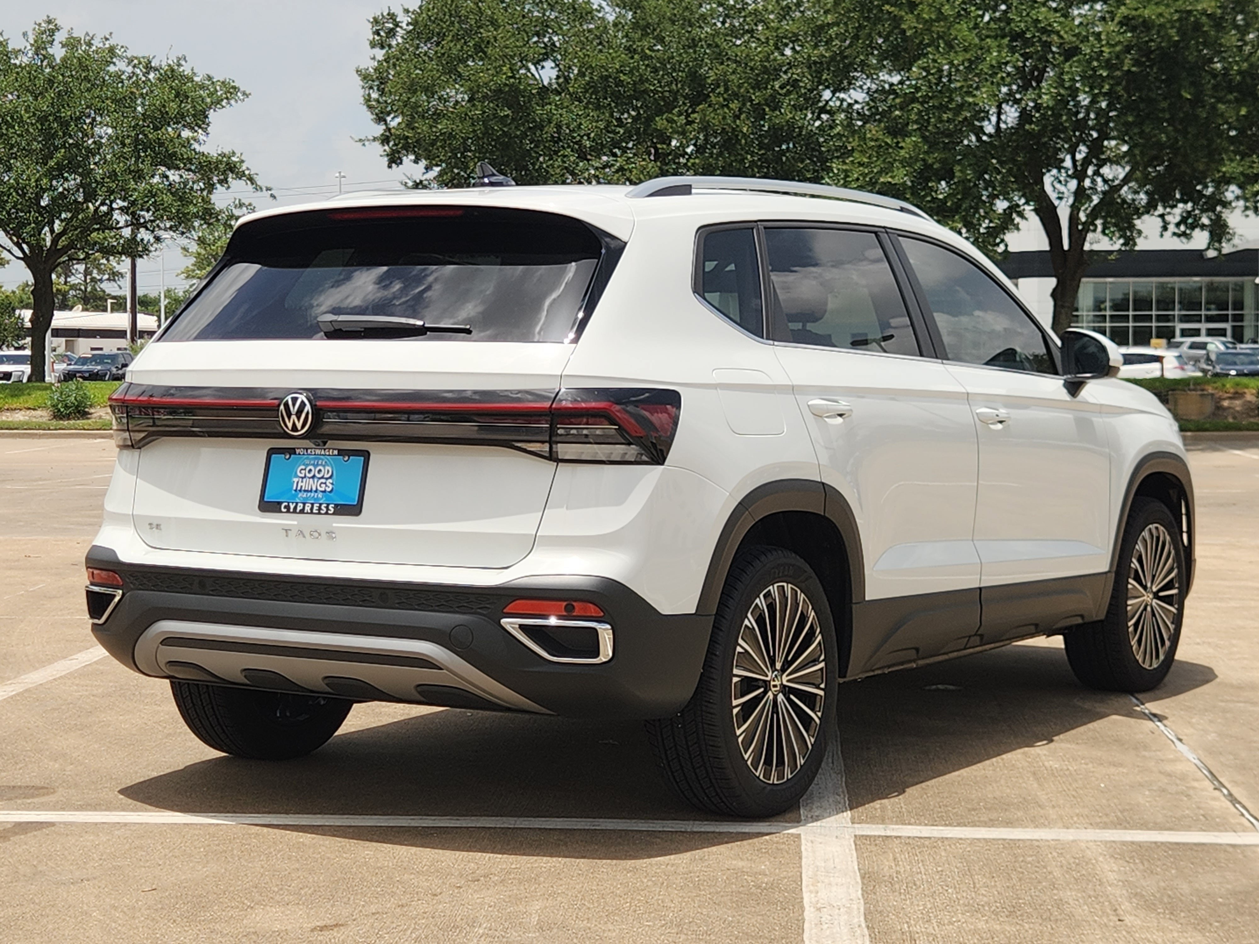 2026 Volkswagen Taos SE